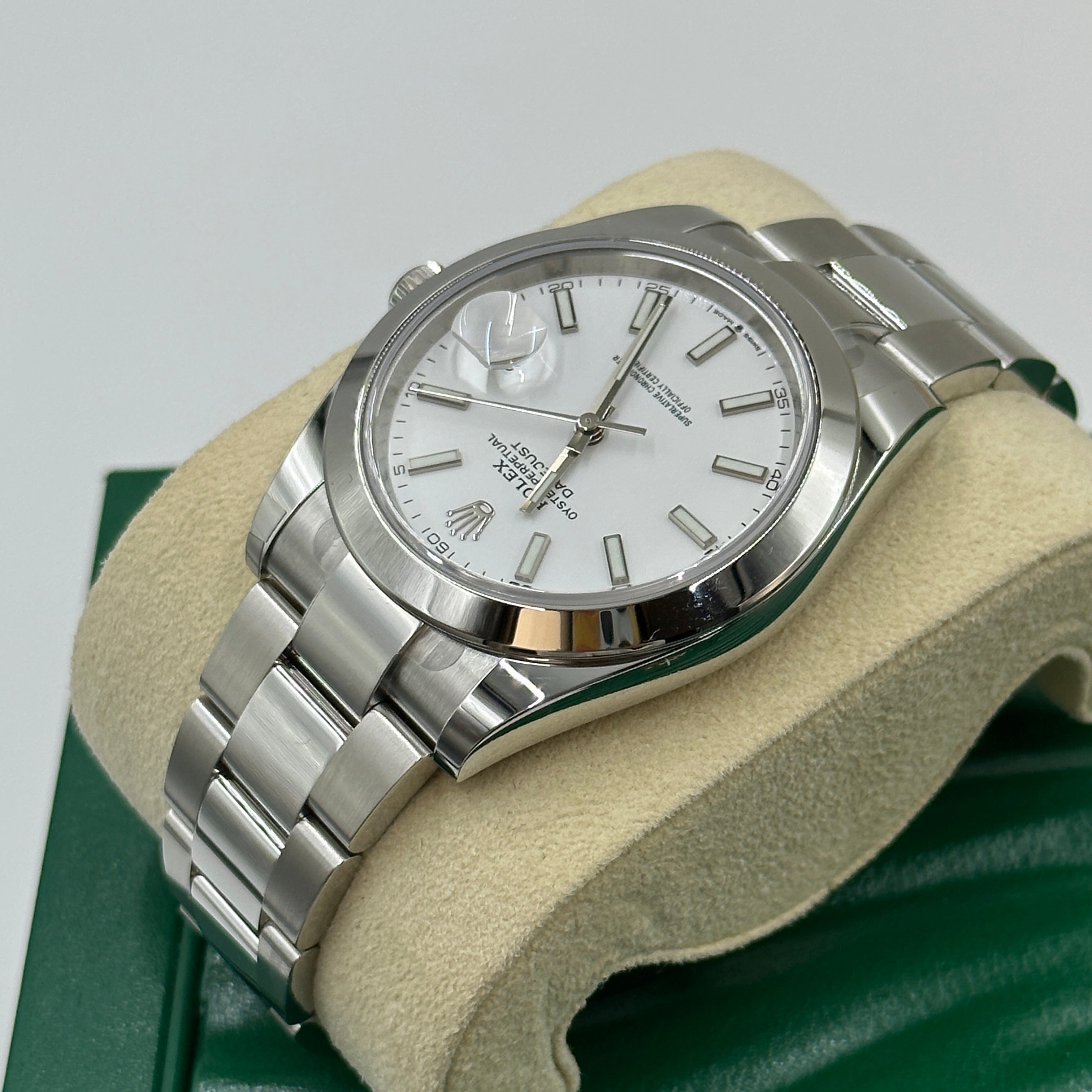 Rolex Datejust 41 126300 White Oyster