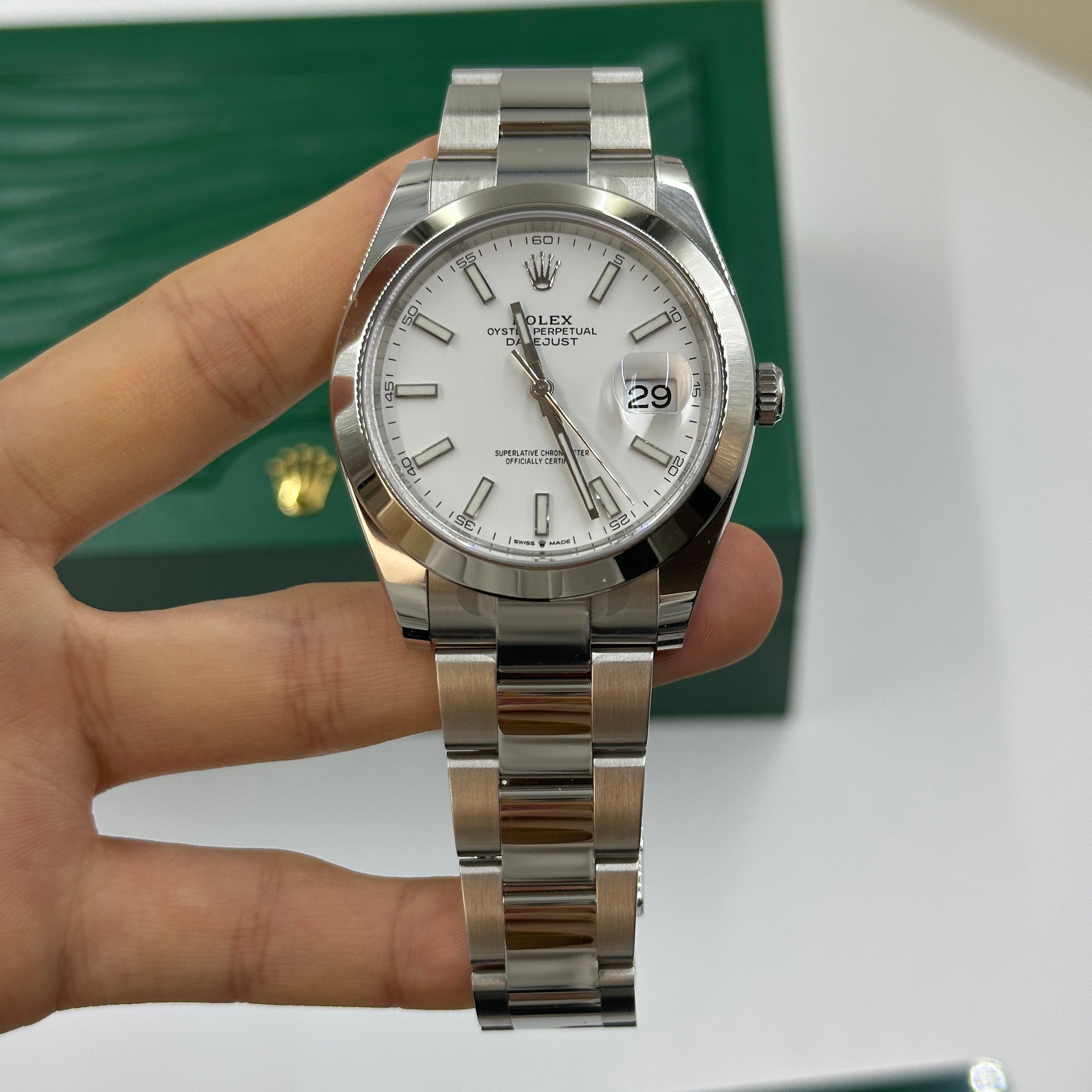Rolex Datejust 41 126300 White Oyster