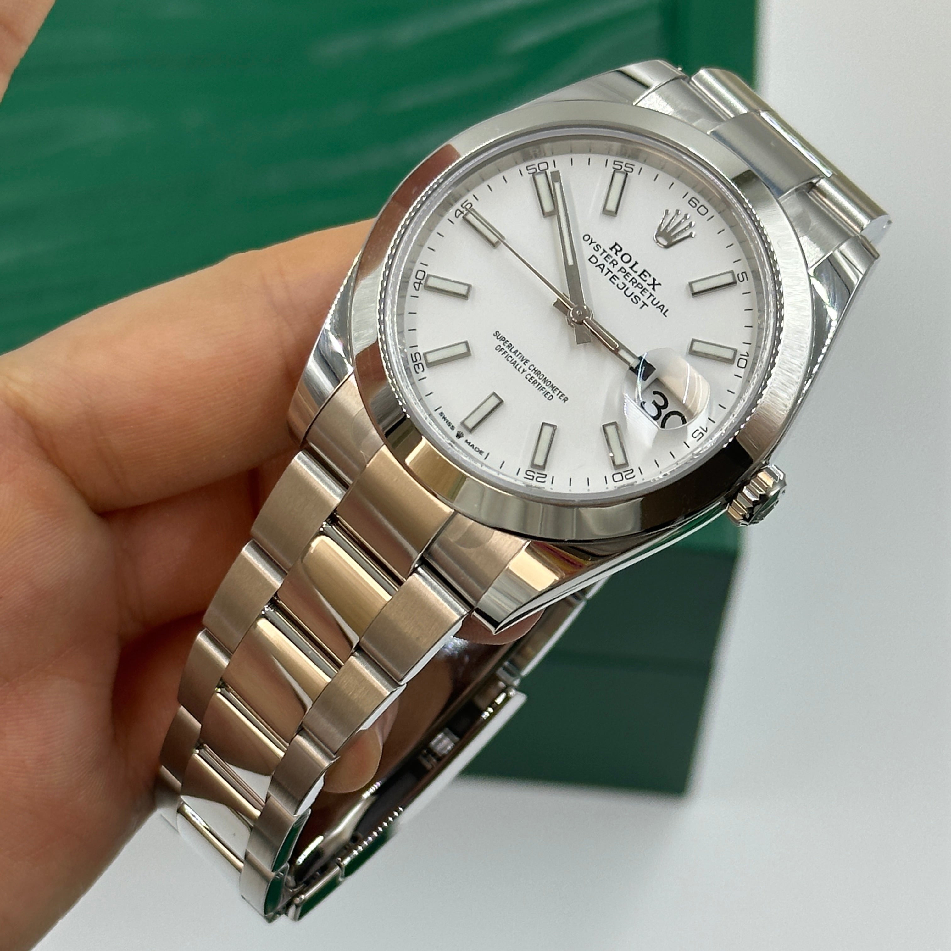 Rolex Datejust 41 126300 White Oyster