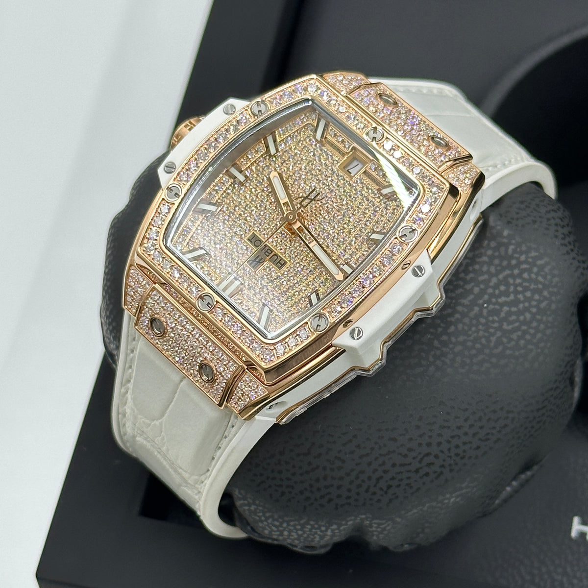 Hublot Spirit Of Big Bang King Gold White Pavé Full 39mm 665.OE.9010.LR.1604 2026
