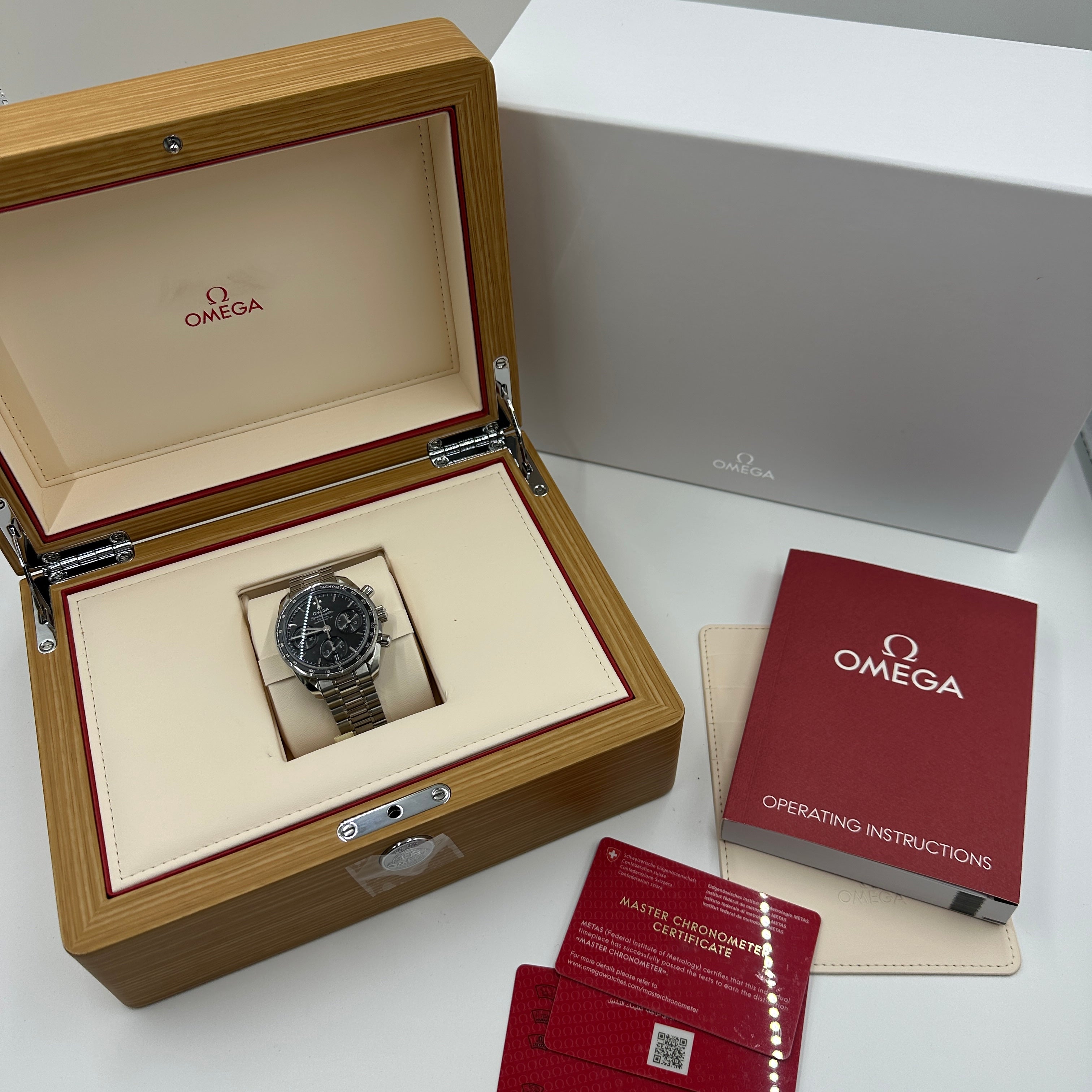 OMEGA Speedmaster  324.30.38.50.01.001