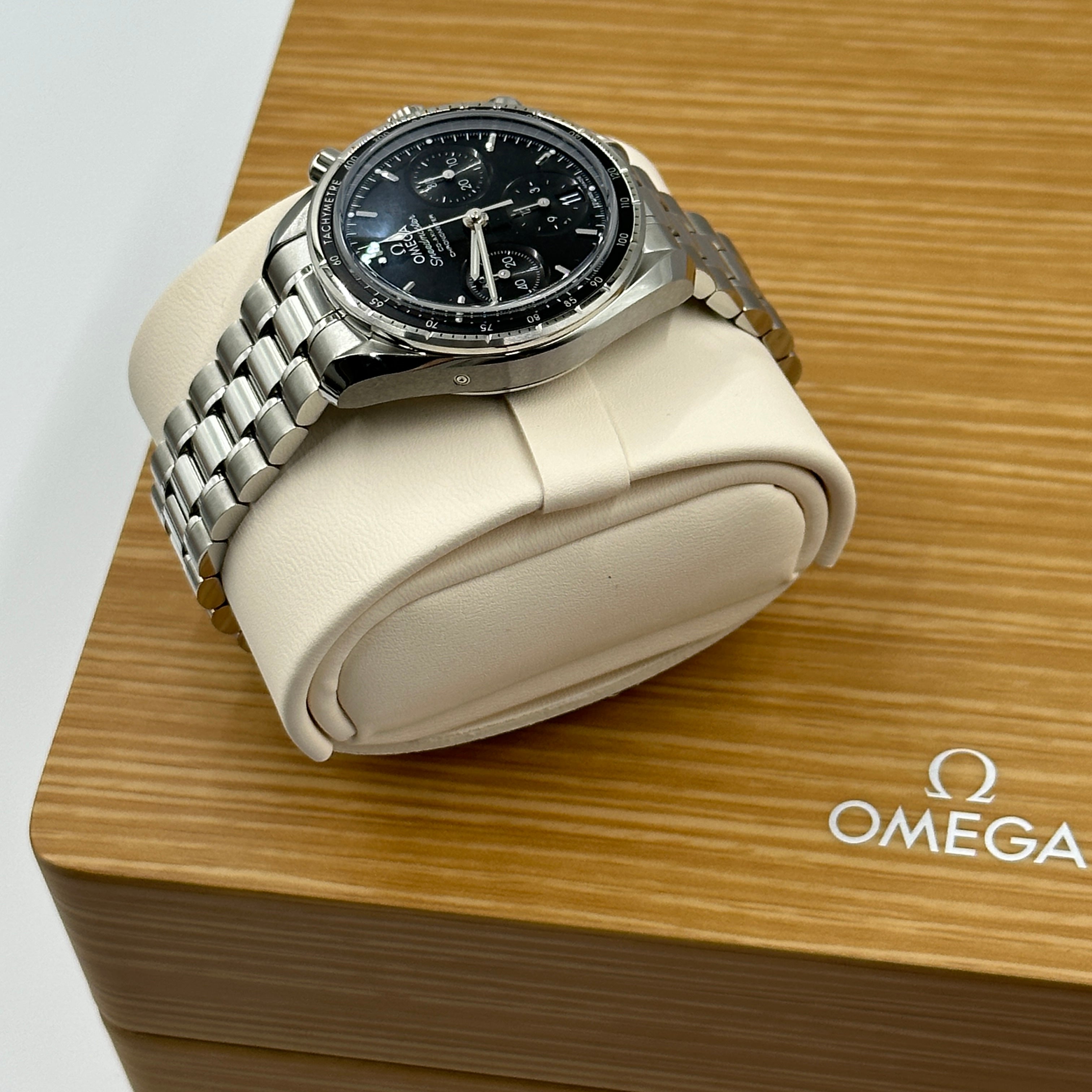 Omega Speedmaster 38 324.30.38.50.01.001