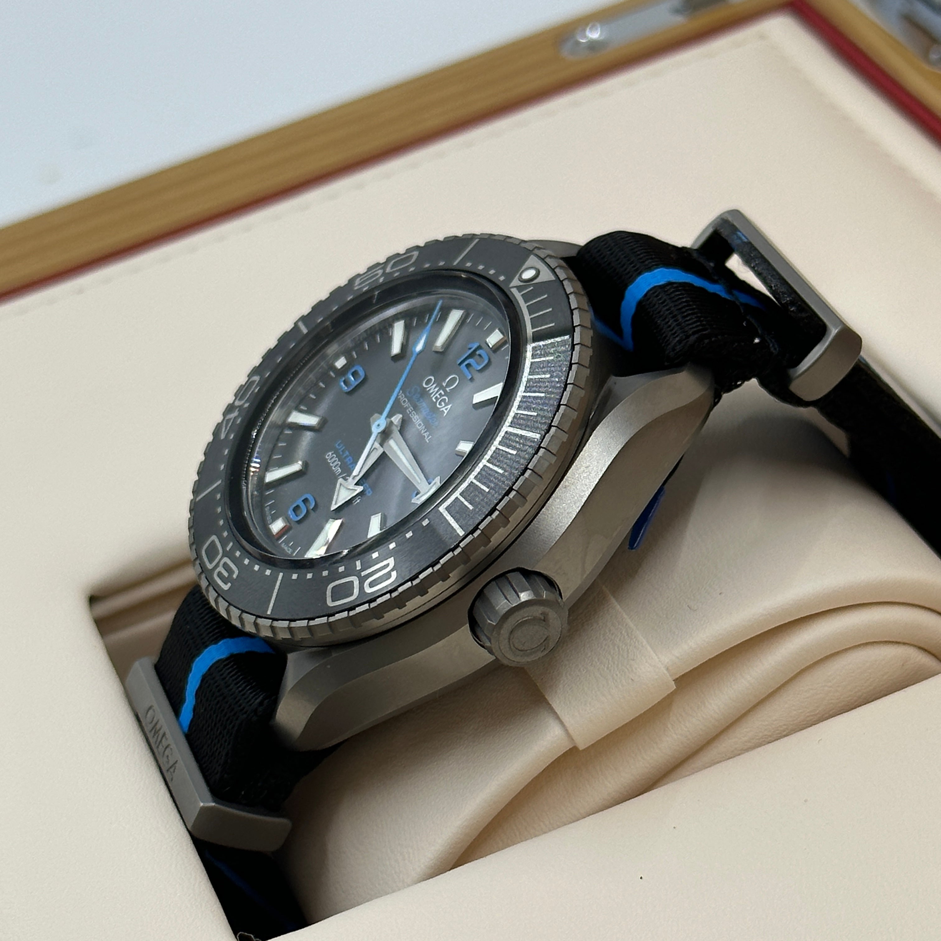 Omega 215.92.46.21.01.001 Seamaster Planet Ocean 6000M 2026
