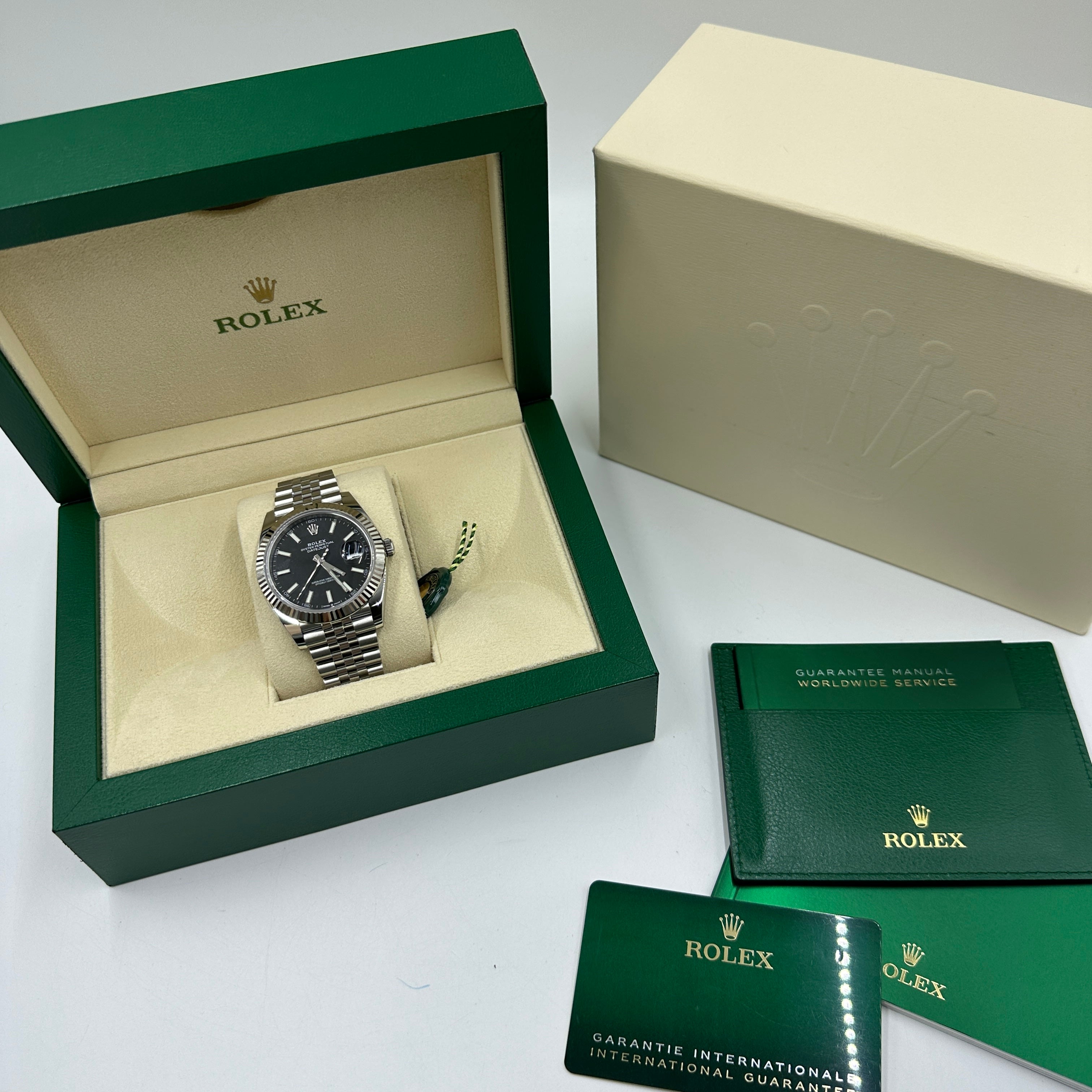 Rolex Datejust 41 126334 Black Index Jubilee 2025
