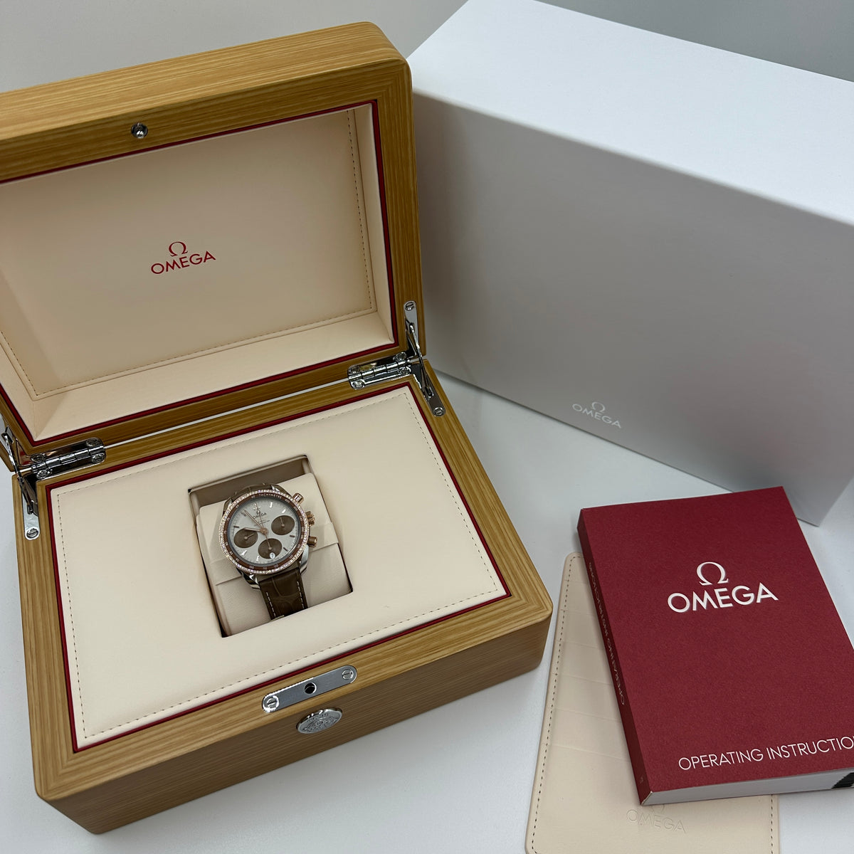Omega Speedmaster 324.28.38.50.02.002 2026