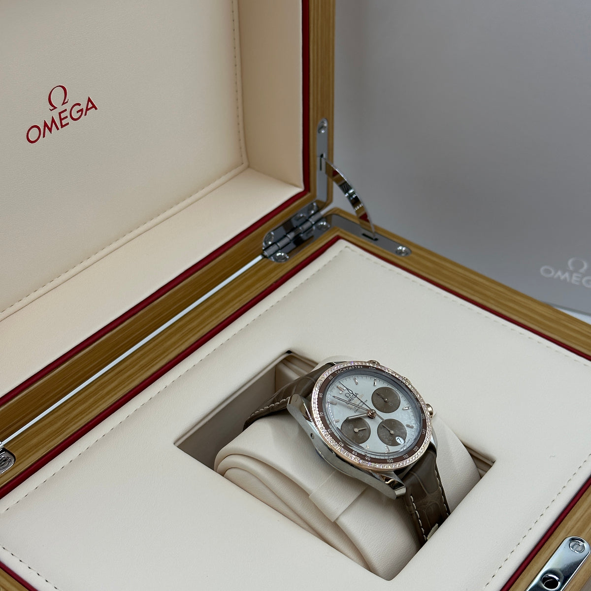 Omega Speedmaster 324.28.38.50.02.002 2026
