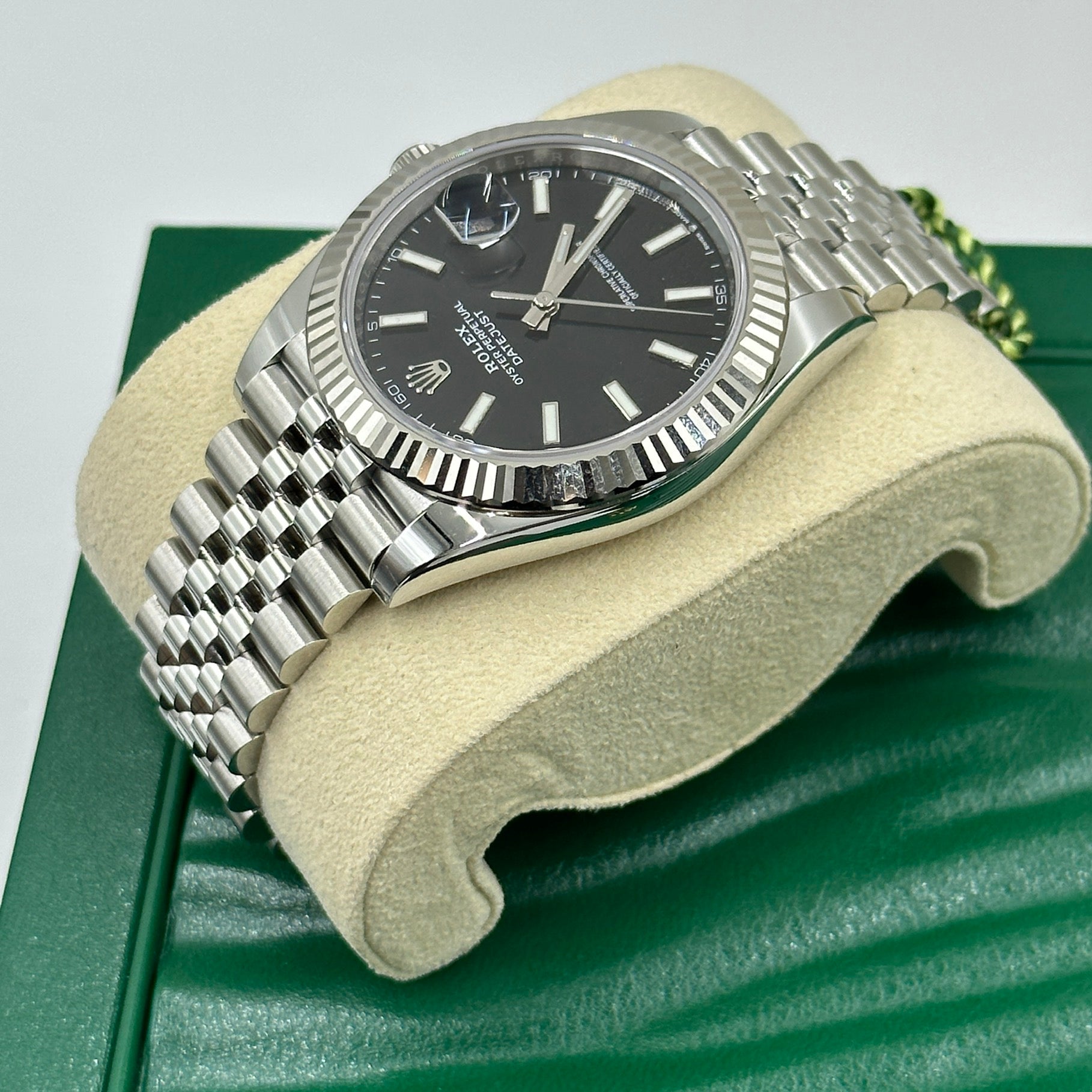 Rolex Datejust 41 126334 Black Index Jubilee 2025