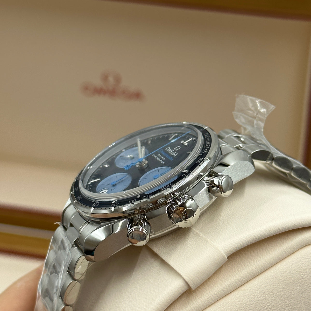 Speedmaster 38 Orbis Edition - 324.30.38.50.03.002