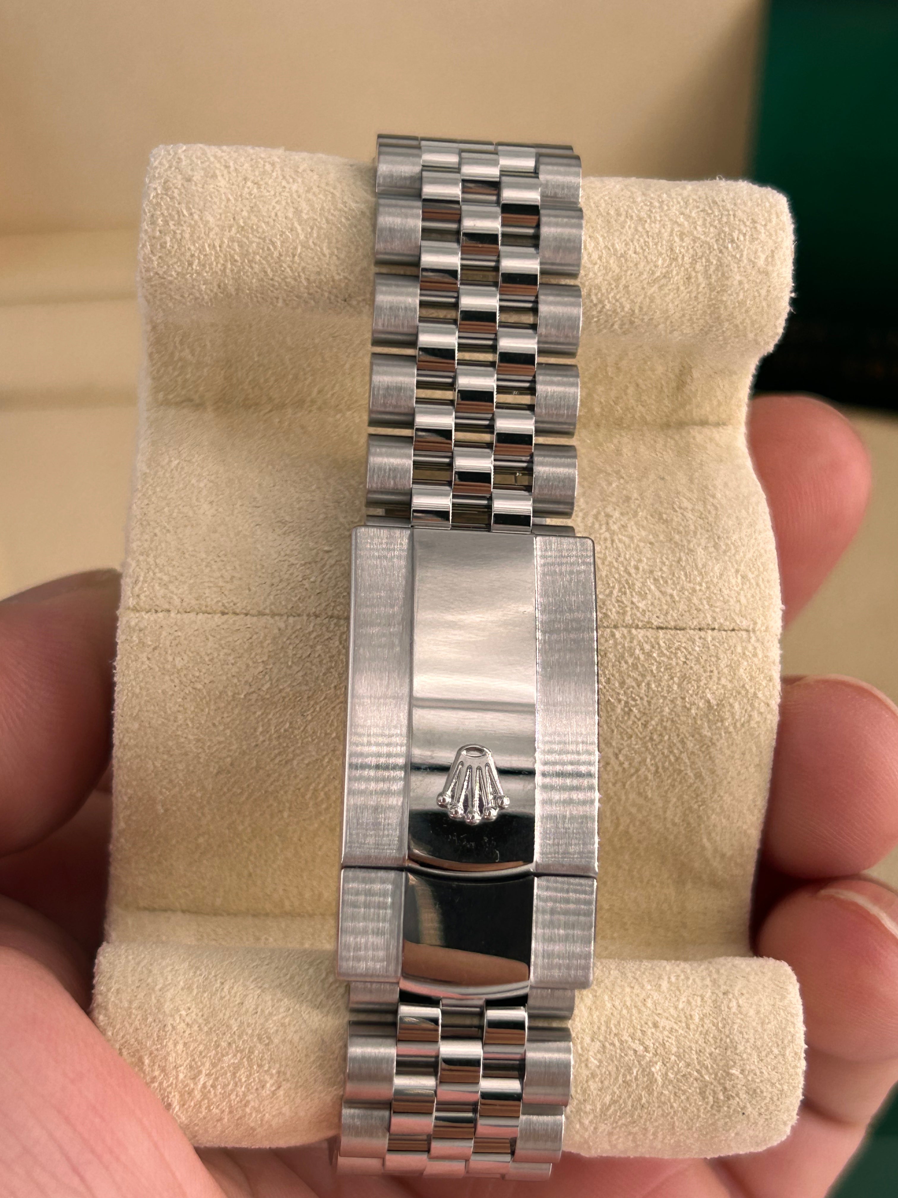 Rolex Datejust 36 126234 Black Index Jubilee