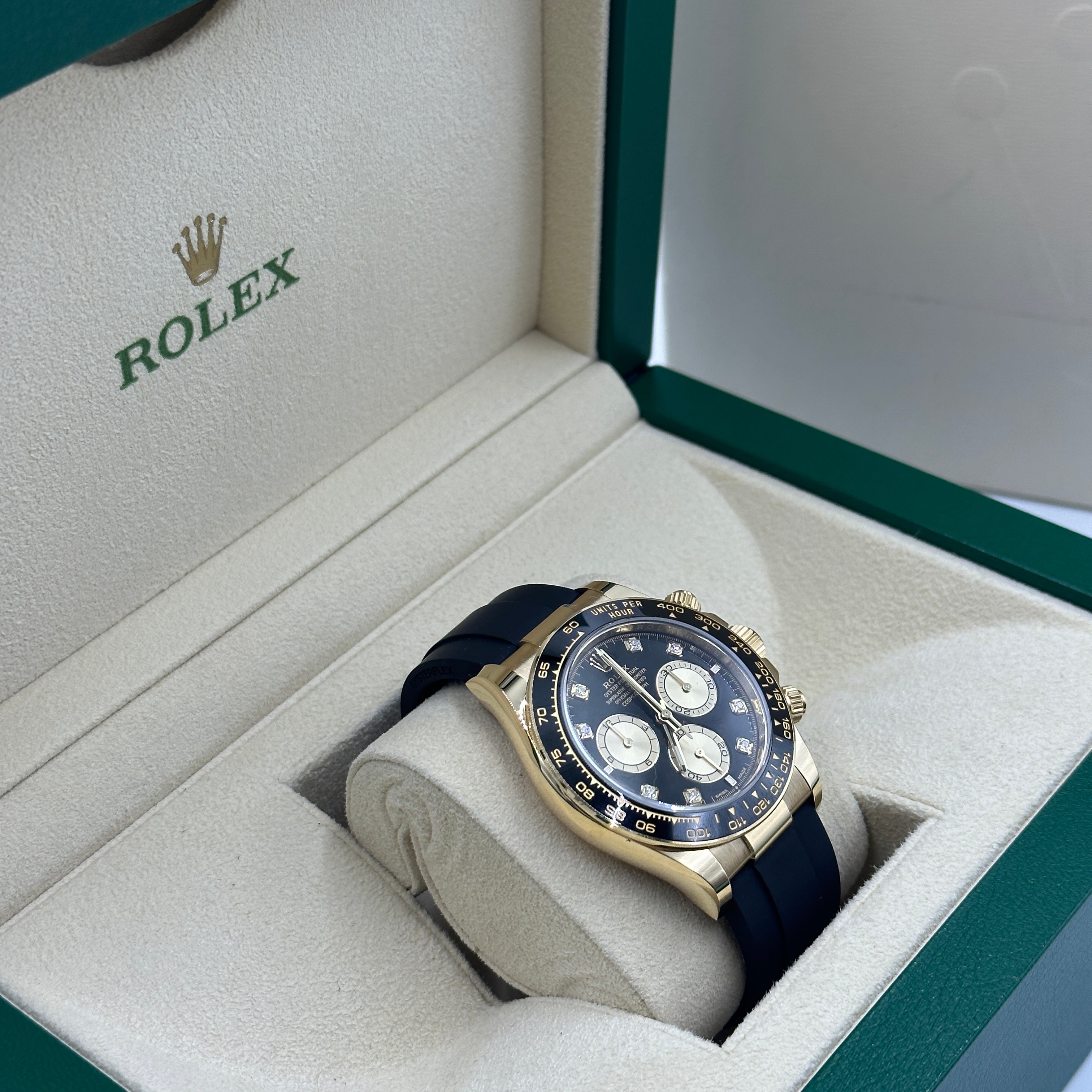 Rolex Cosmograph Daytona 126518 Bright black and golden set with diamonds