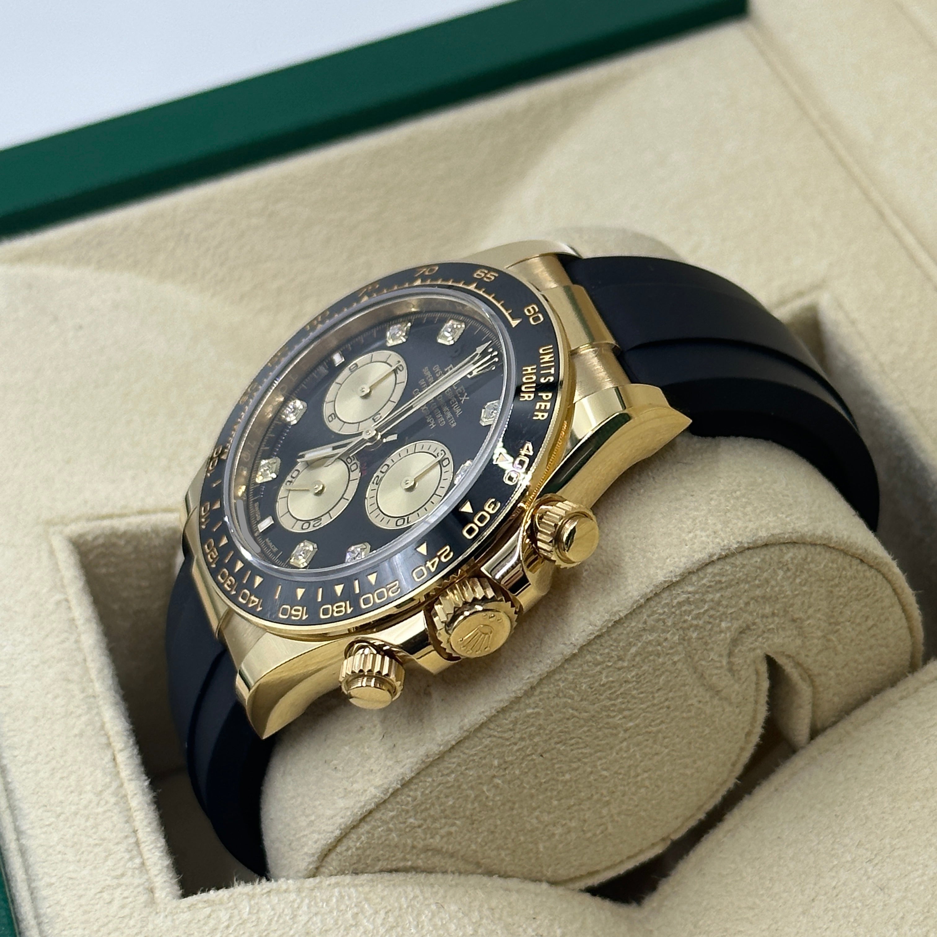 Rolex Cosmograph Daytona 126518 Bright black and golden set with diamonds