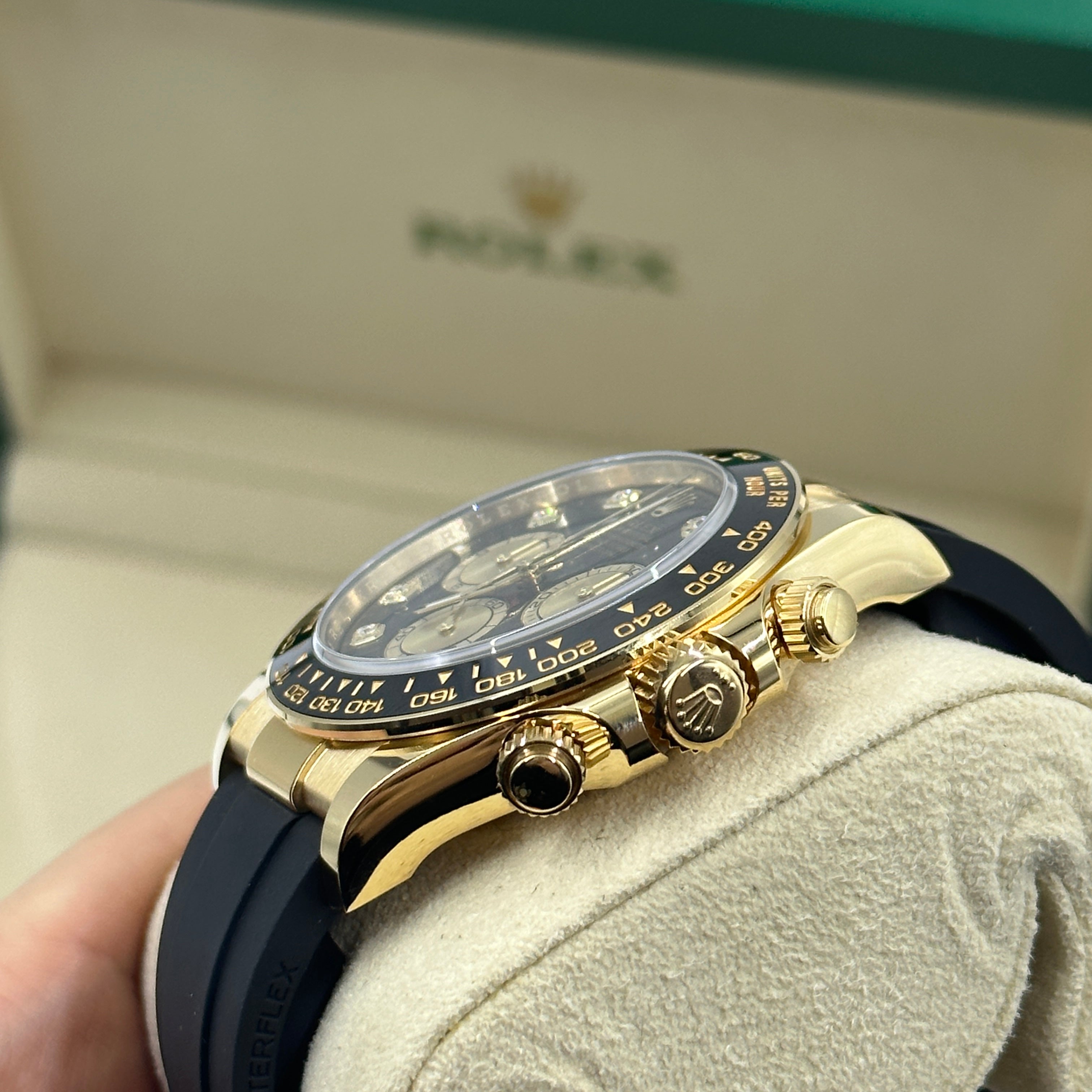 Rolex Cosmograph Daytona 126518 Bright black and golden set with diamonds