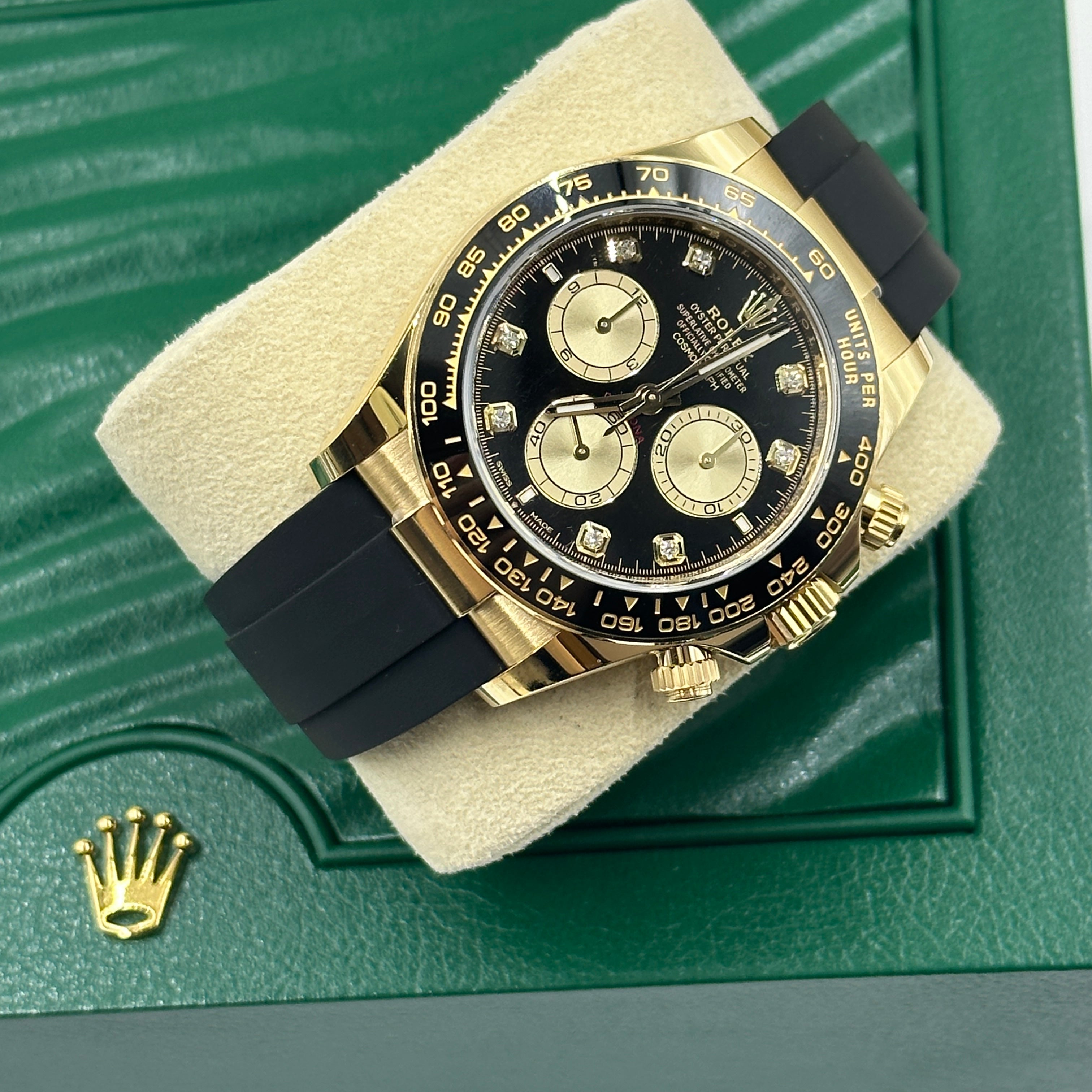 Rolex Cosmograph Daytona 126518 Bright black and golden set with diamonds