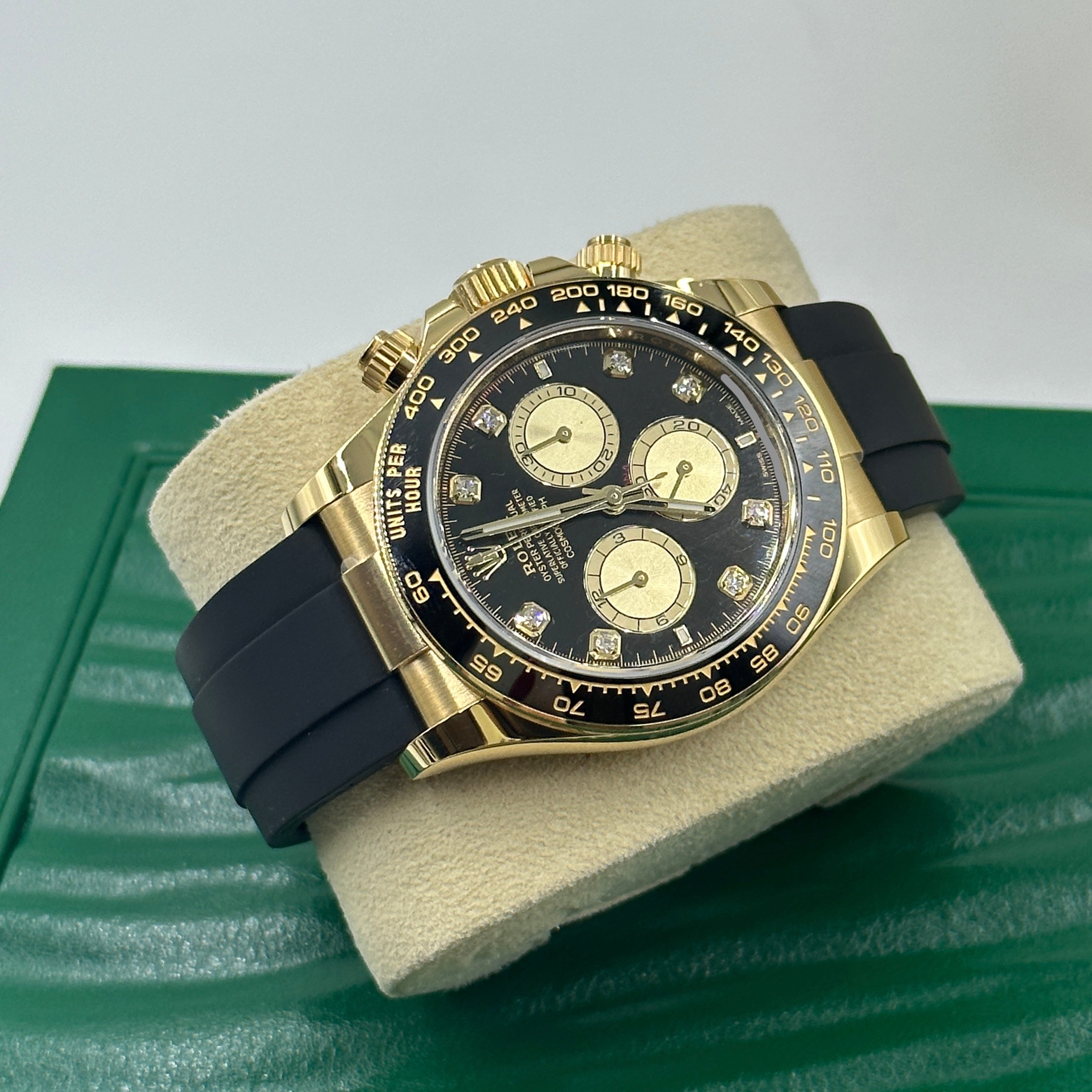 Rolex Cosmograph Daytona 126518 Bright black and golden set with diamonds
