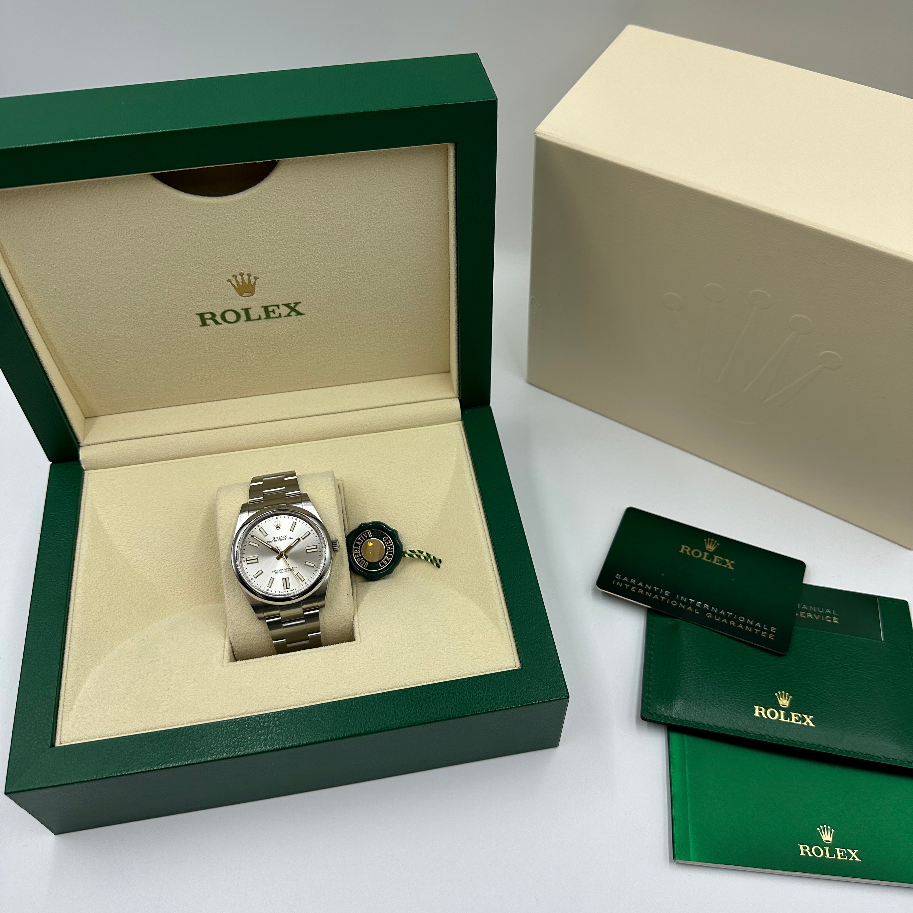 Rolex Oyster Perpetual 41 124300 Silver 2025