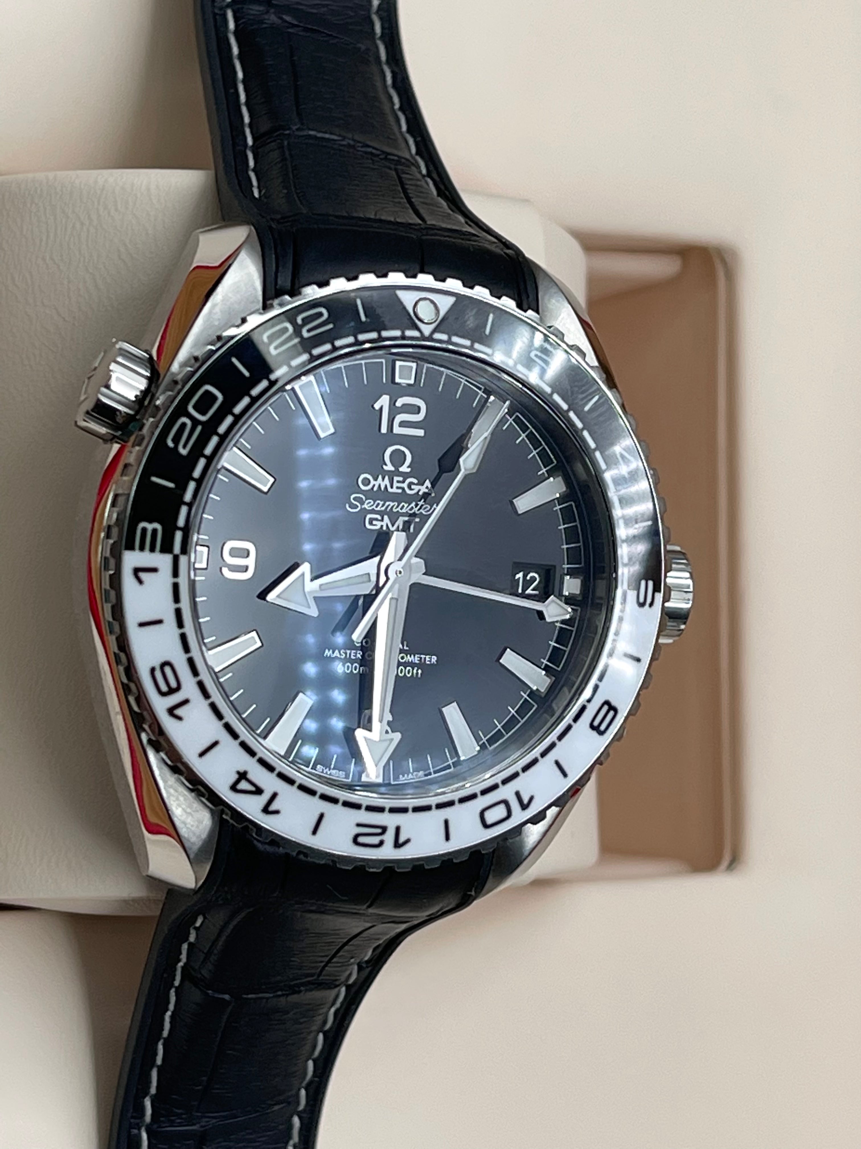 Omega Seamaster Planet Ocean 600M 43.5 MM 215.33.44.22.01.001 2022