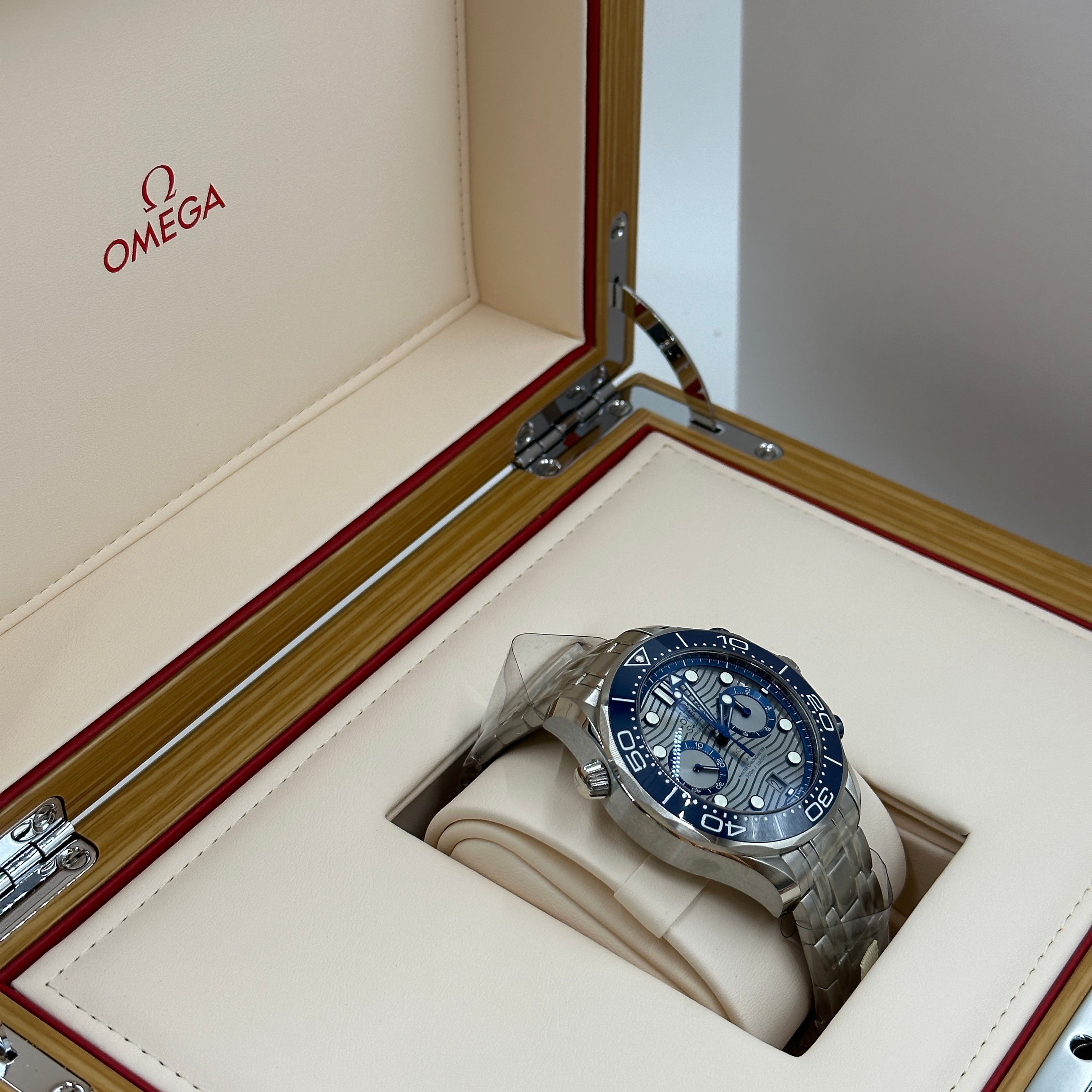 Omega Seamaster Diver 300M 210.30.44.51.06.001