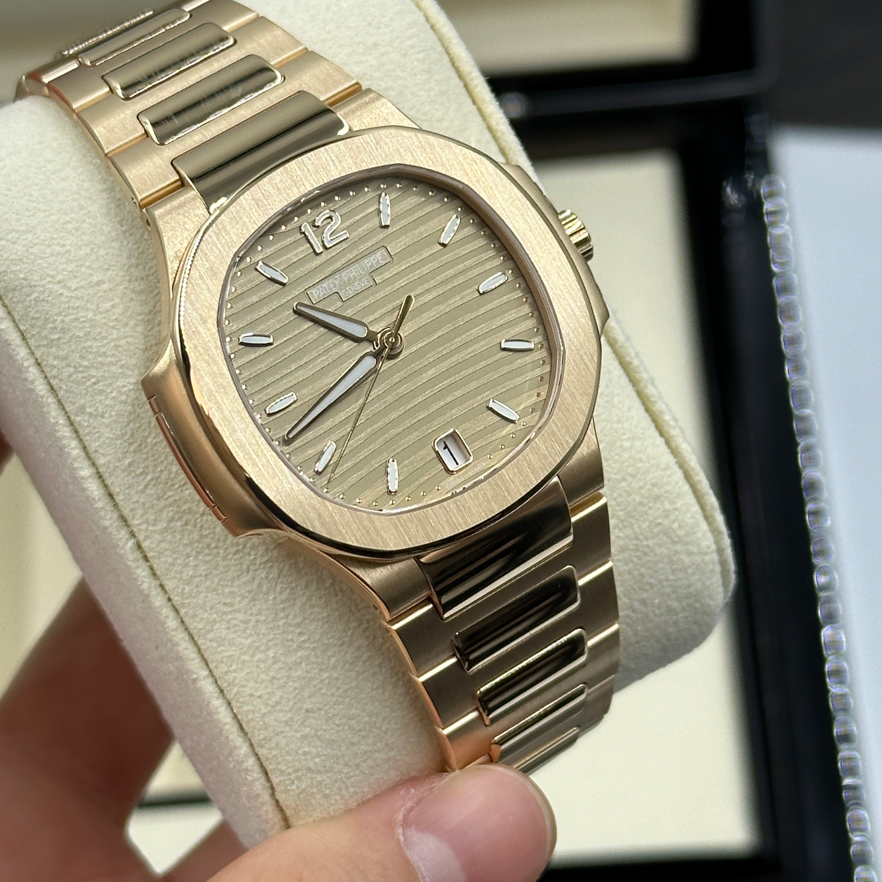 Patek Philippe Nautilus 7118/1R-010