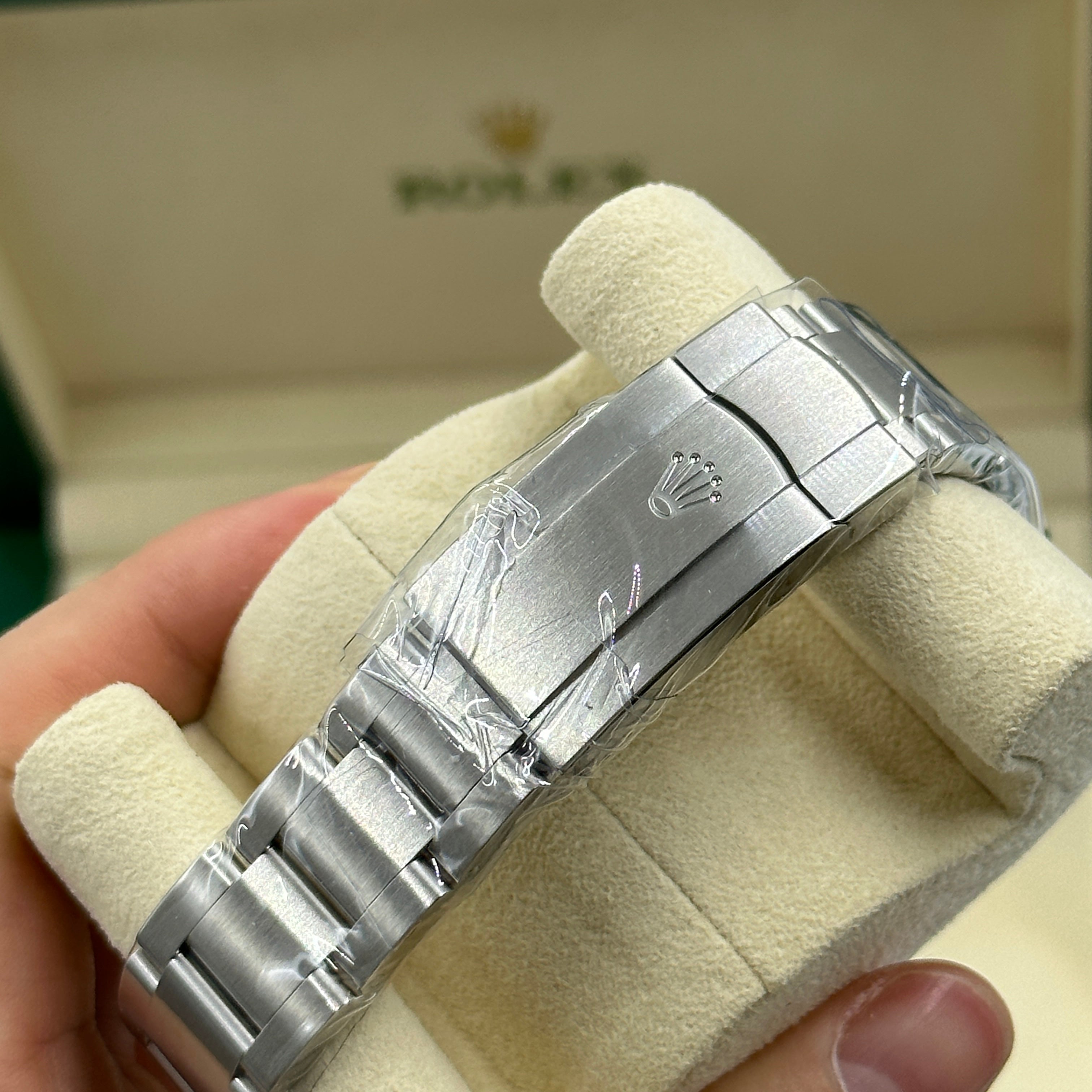 Rolex Oyster Perpetual 36 126000 Black 2025