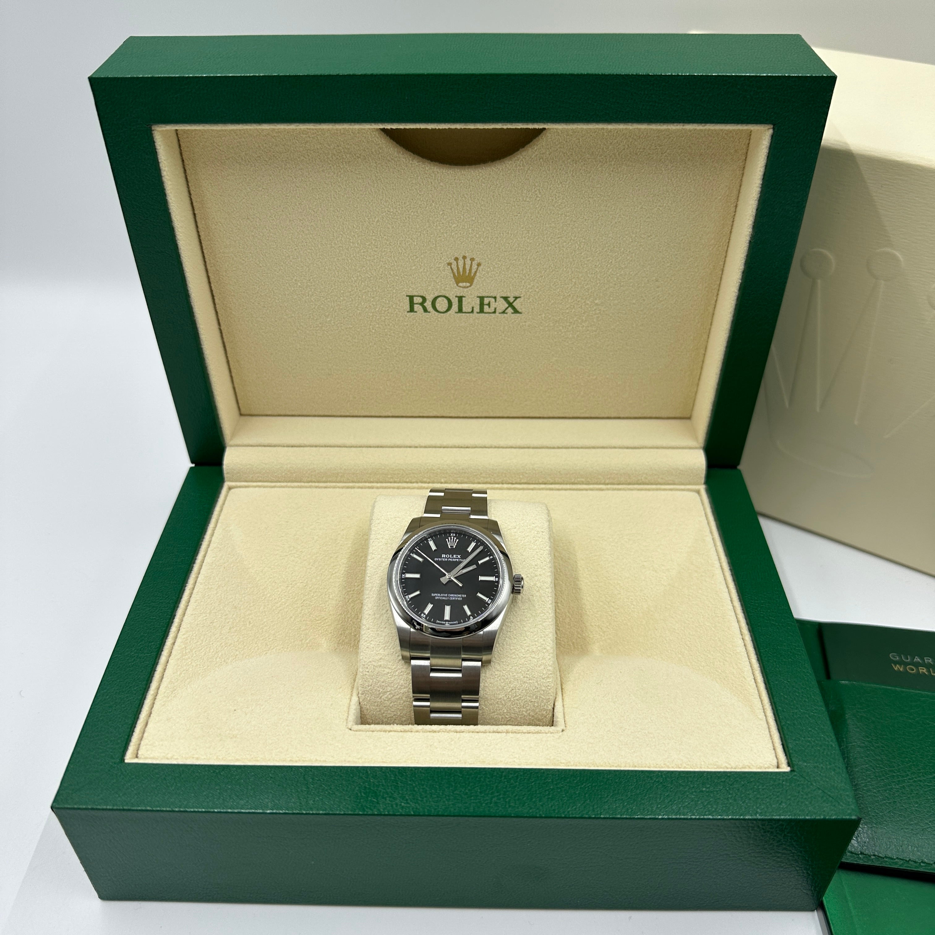 Rolex Oyster Perpetual 34 124200 Black 2025 – EW Watches