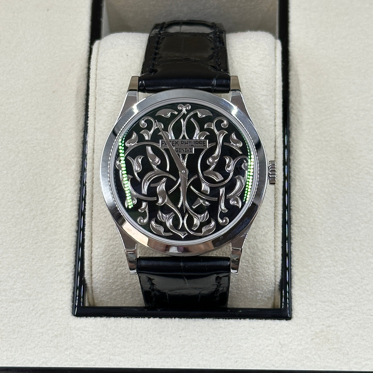 Patek Philippe Calatrava Engraved Black Dial Platinum Ref. 5088/100P-001  2022