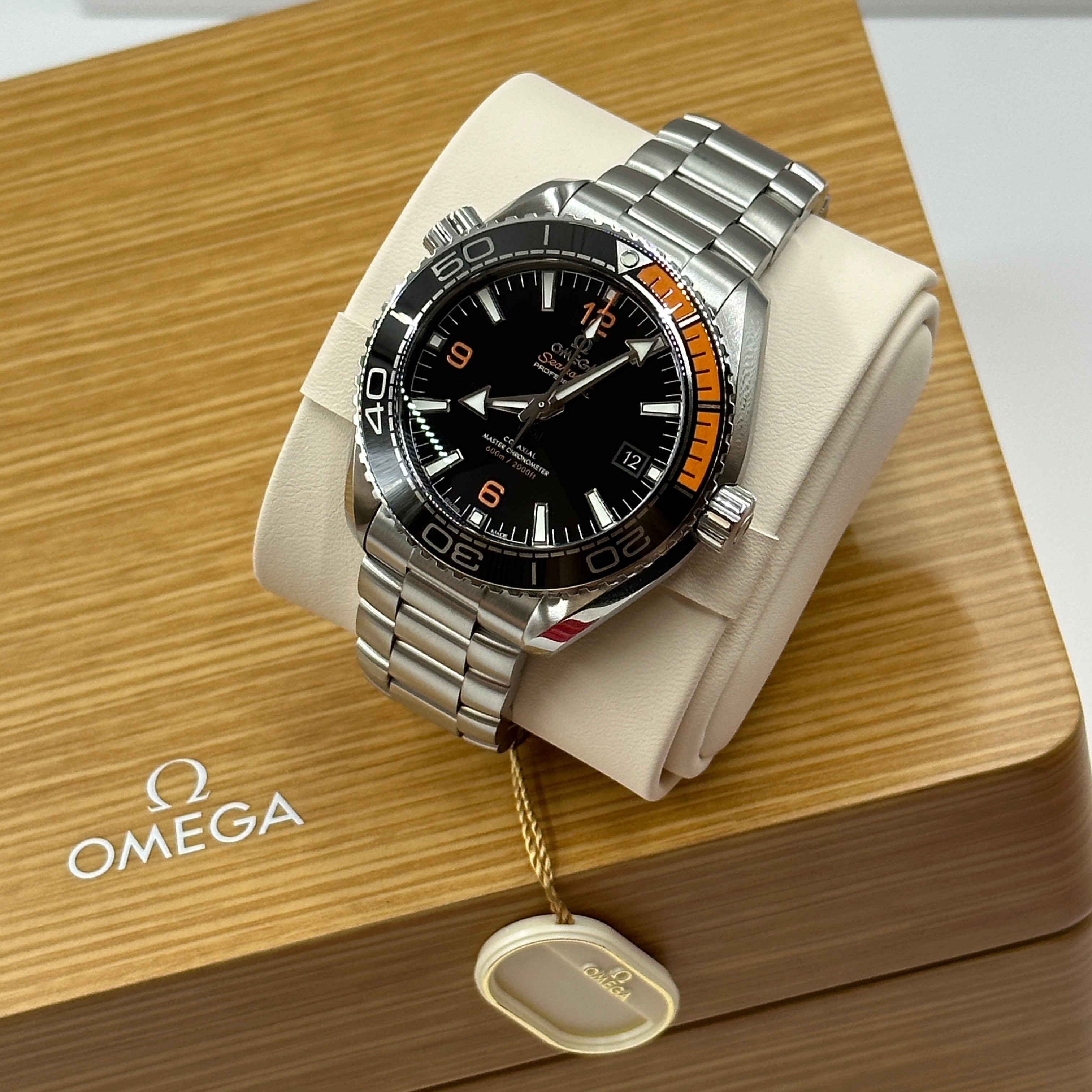 Omega Seamaster Planet Ocean 215.30.44.21.01.002