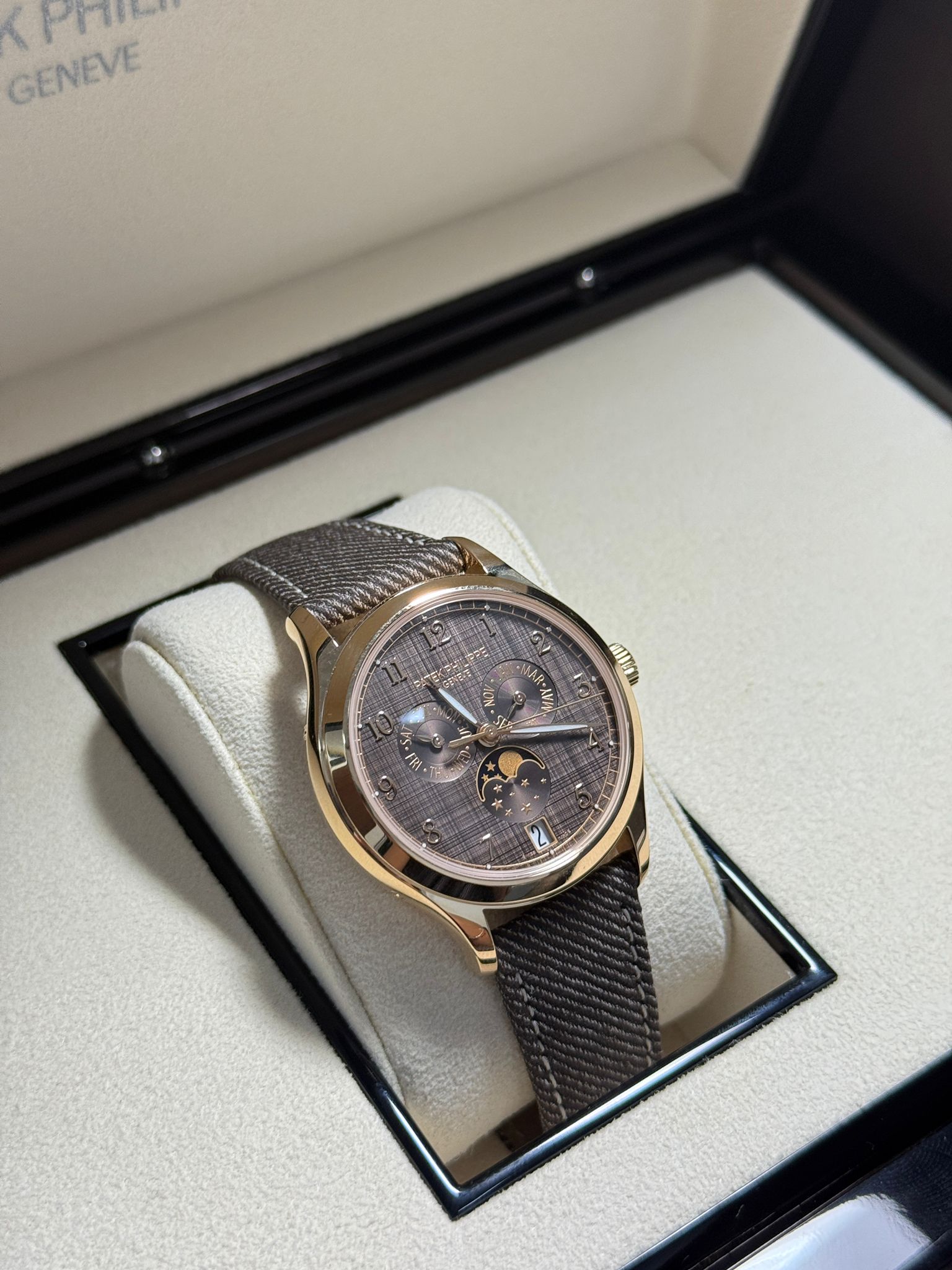 Patek Philippe 4946R-001  2026