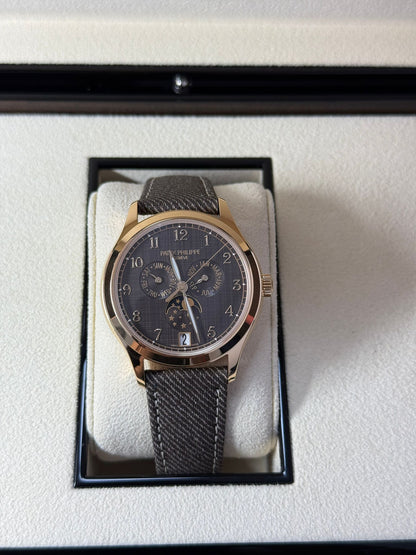 Patek Philippe 4946R-001  2025