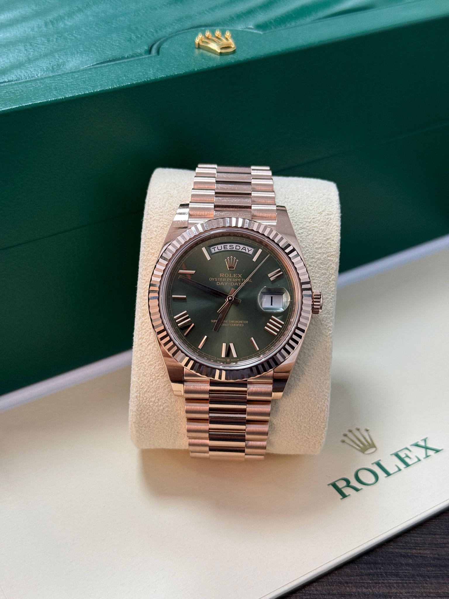 Rolex Day-Date 40 228235 Green Roman Oyster