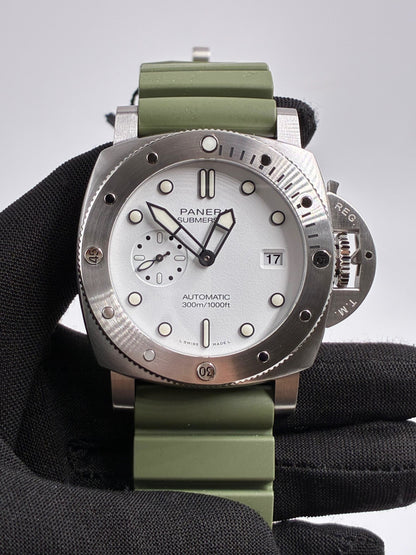 Panerai Submersible PAM01595 White