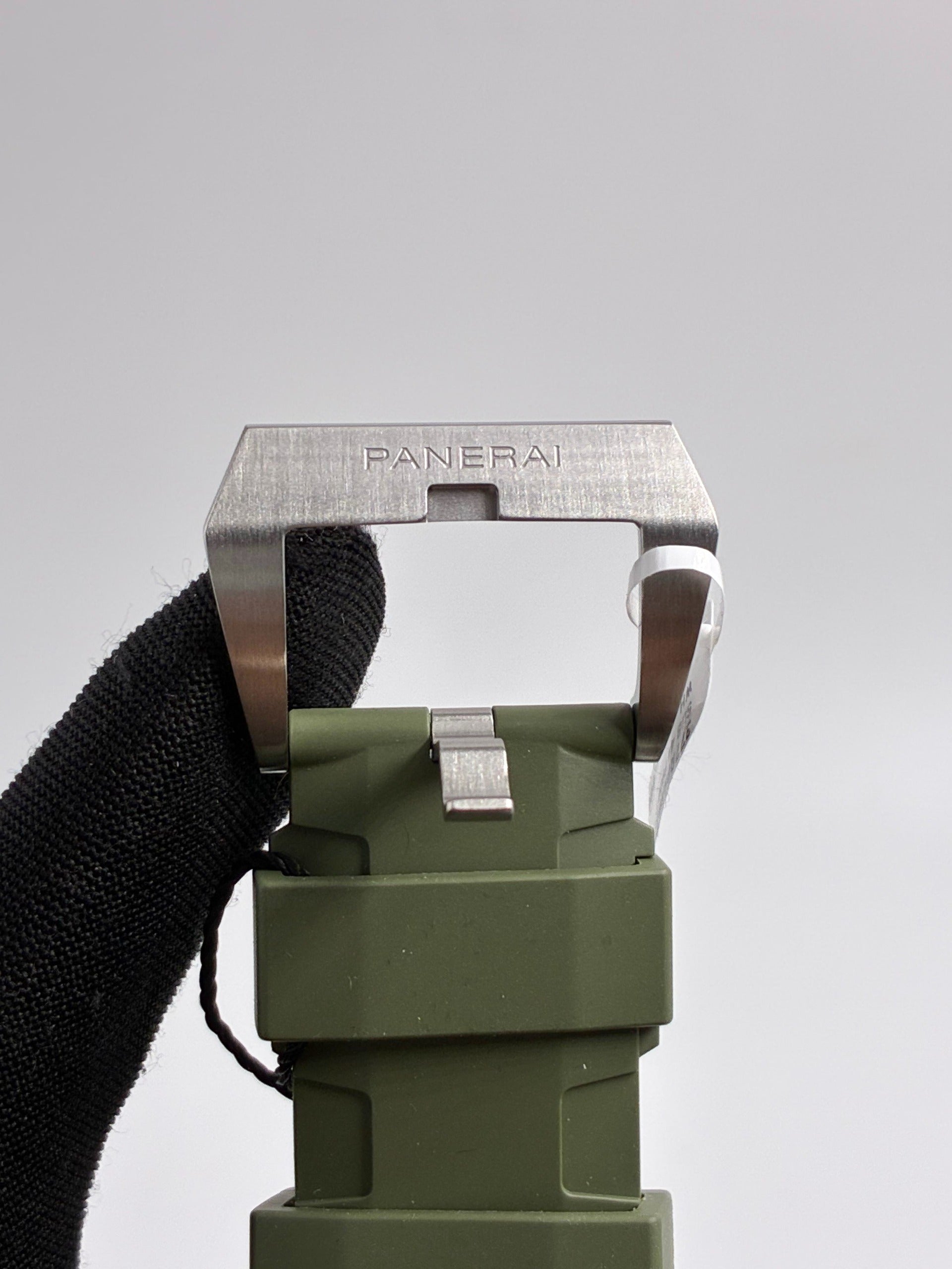 Panerai Submersible PAM01595 White