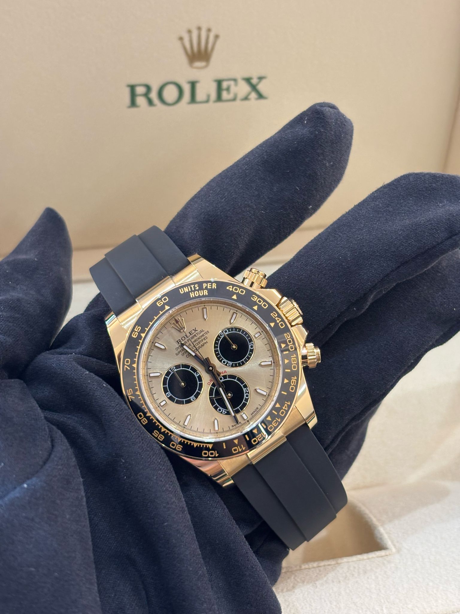 Rolex Cosmograph Daytona 126518 Golden and bright black YML