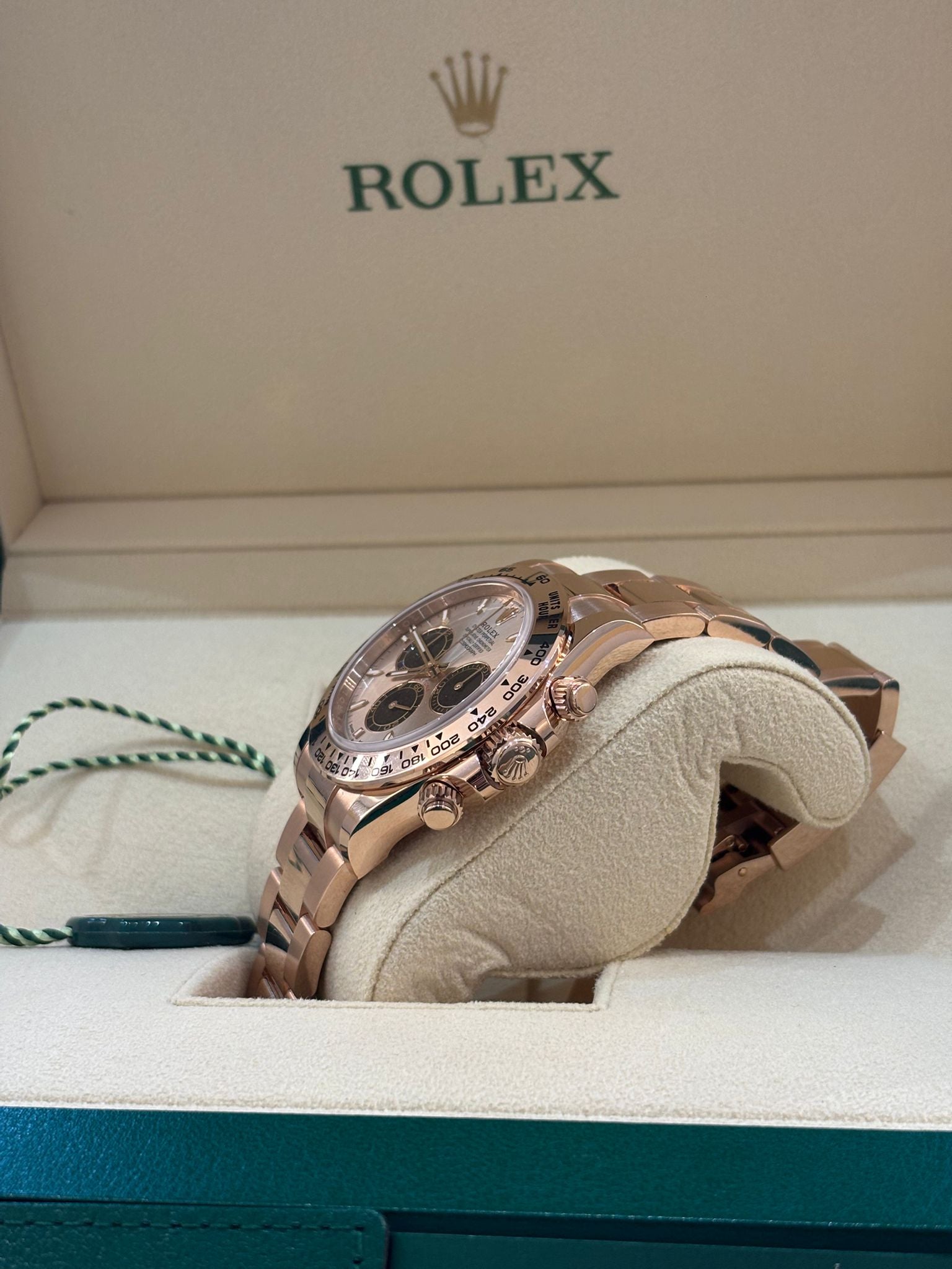 Rolex Cosmograph Daytona 126505 Sundust and bright black