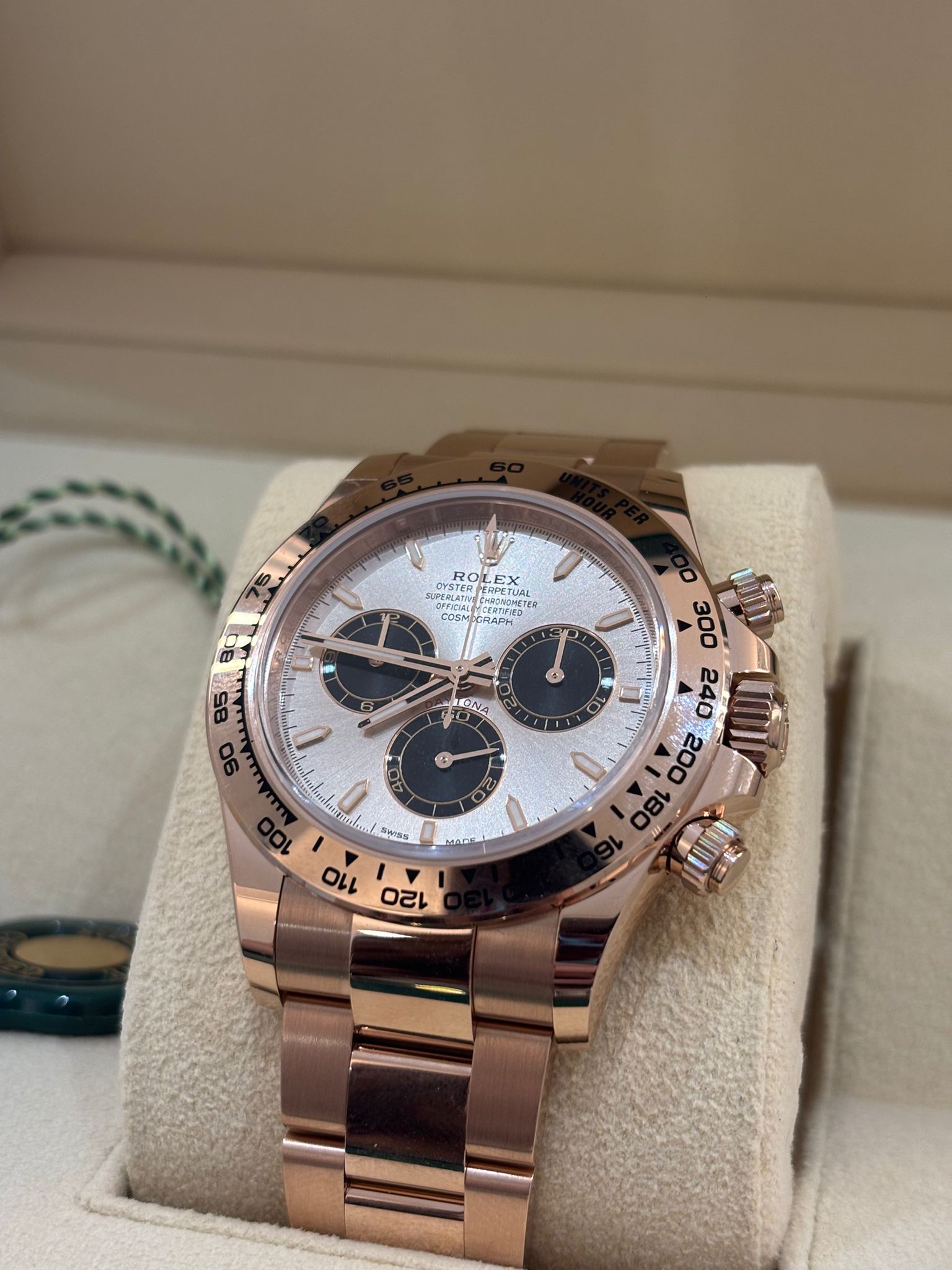 Rolex Cosmograph Daytona 126505 Sundust and bright black