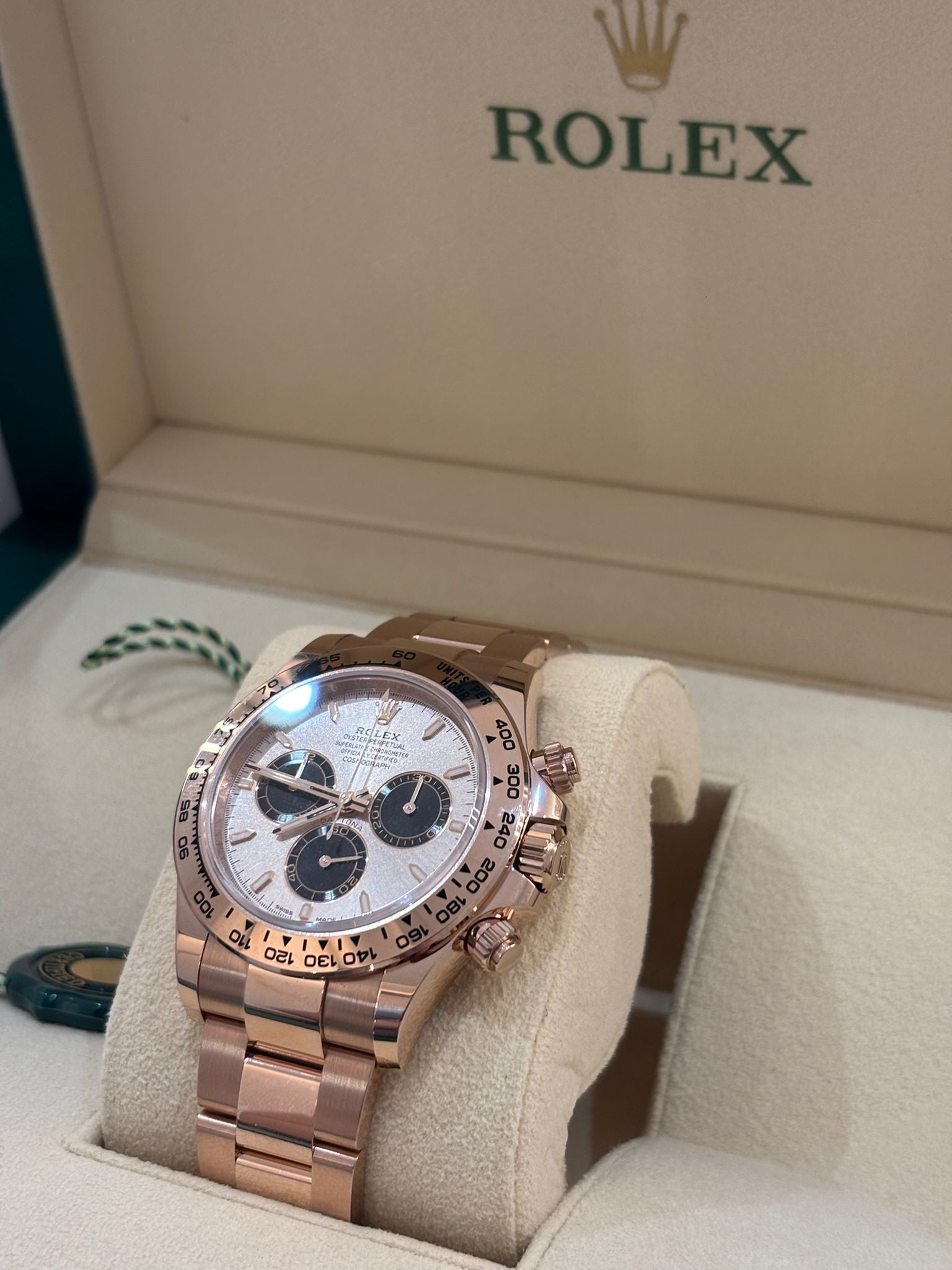 Rolex Cosmograph Daytona 126505 Sundust and bright black