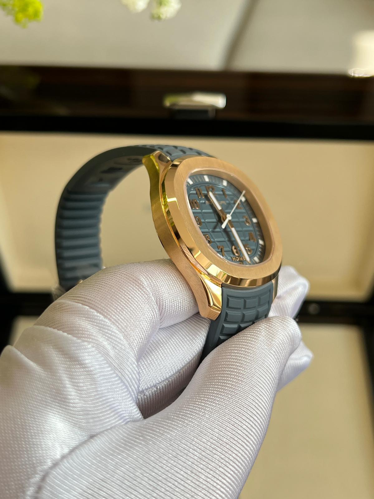 Patek Philippe Aquanaut 5269R-001