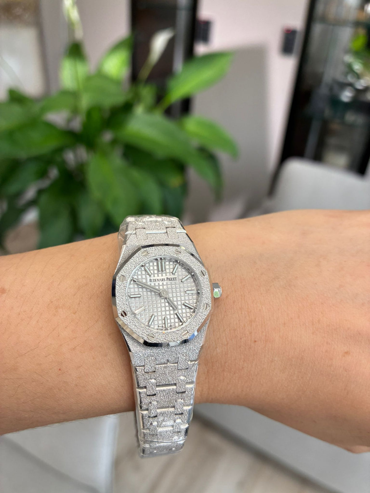 Audemars Piguet Royal Oak Mini Frosted Gold Quartz  67630BC.GG.1312BC.01 2026
