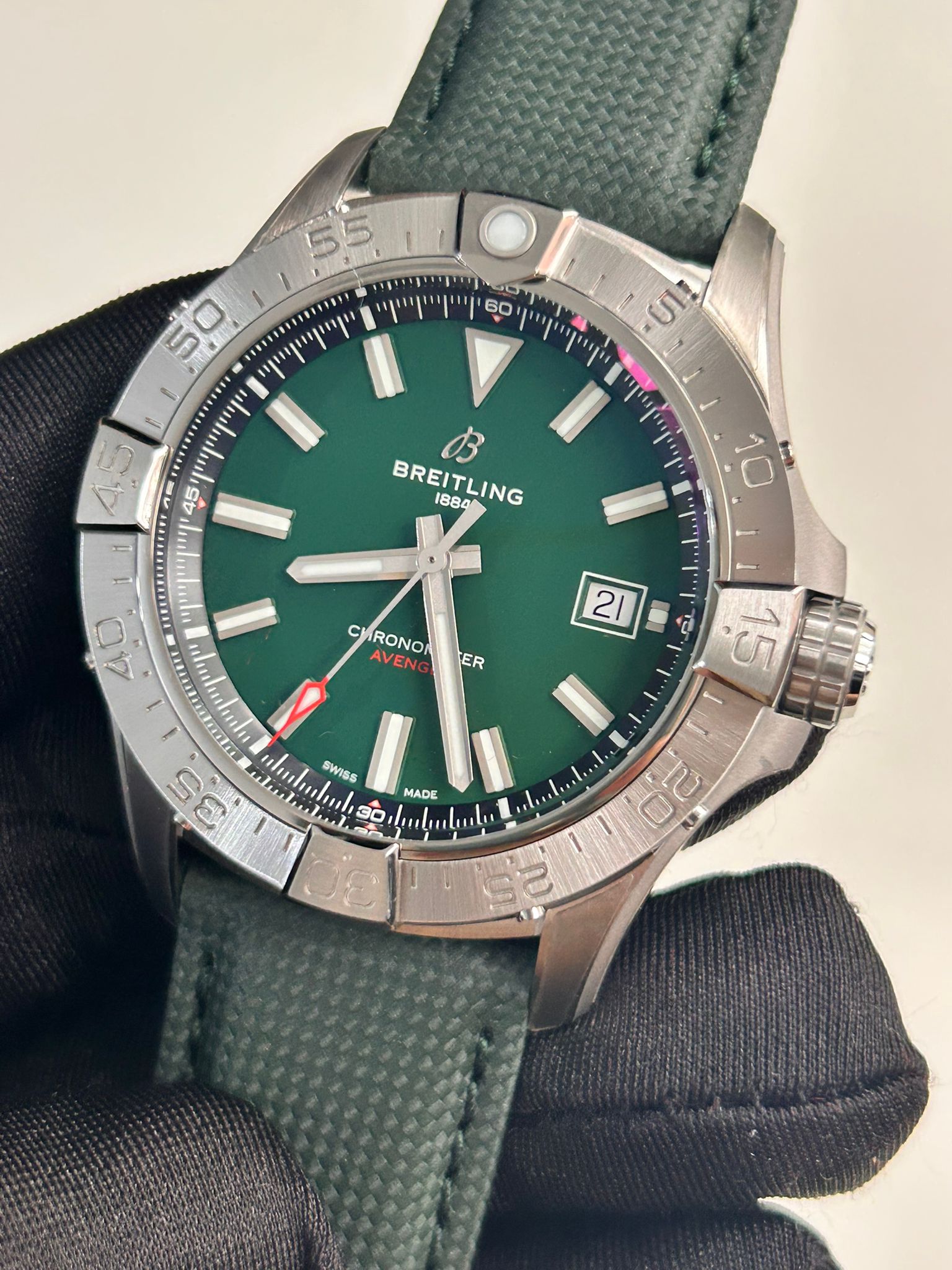 Breitling Avenger automatic 42 A17328101L1X1