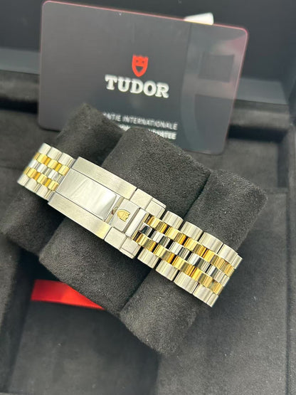 Tudor Black Bay 39 S&G 79663-0005