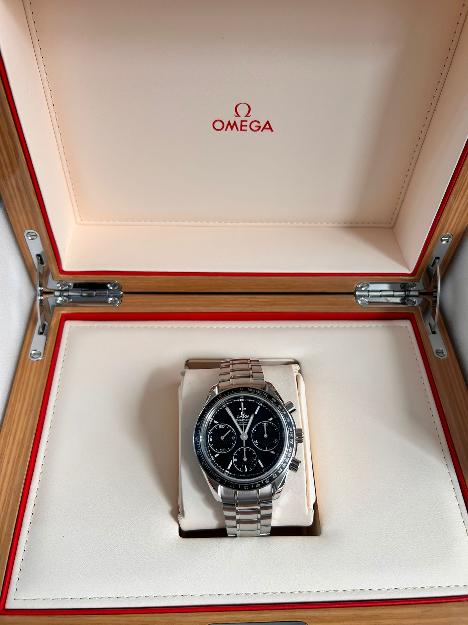 Omega Speedmaster Racing 326.30.40.50.01.001 2026 – EW Watches