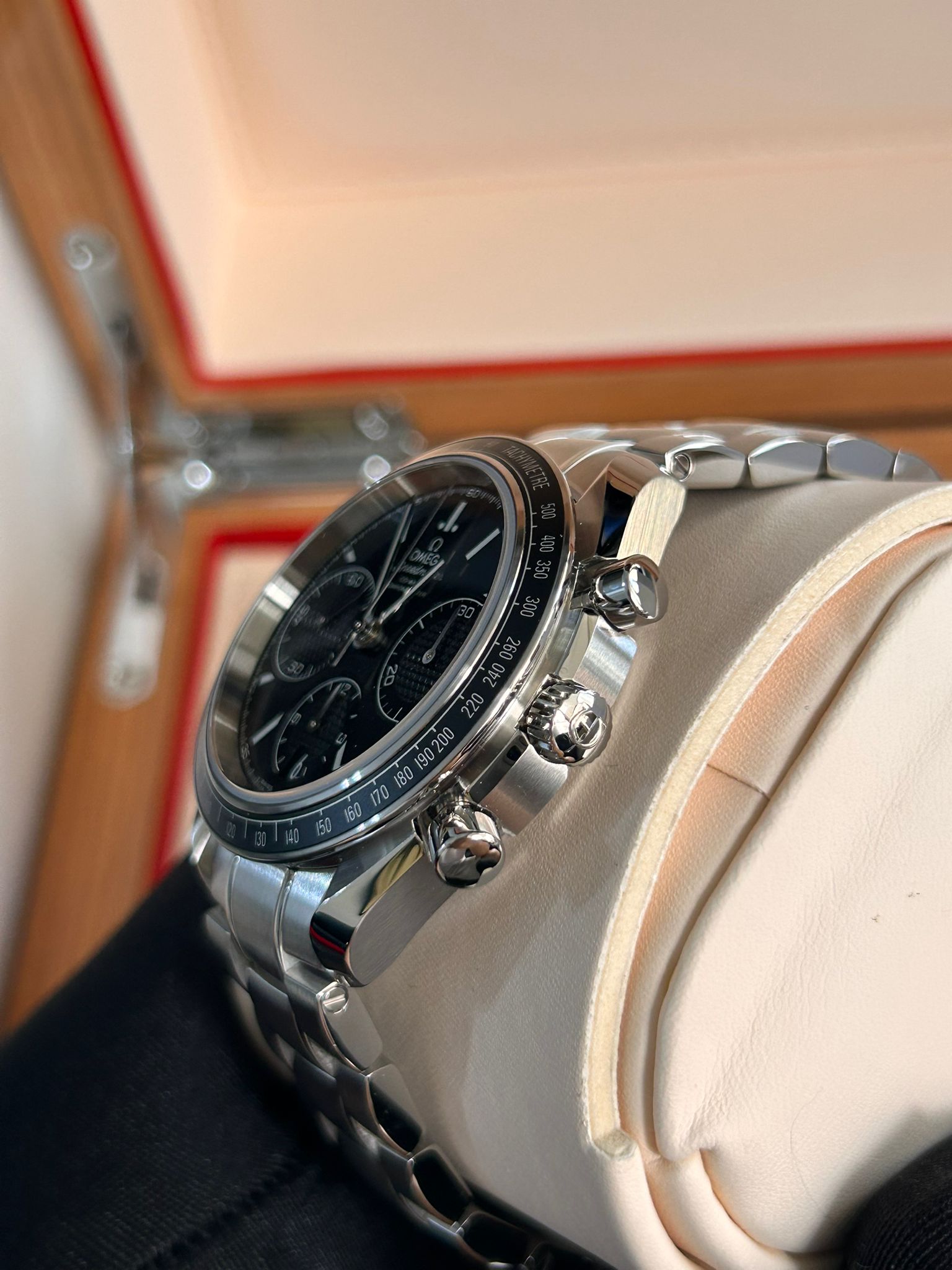 Omega Speedmaster Racing 326.30.40.50.01.001