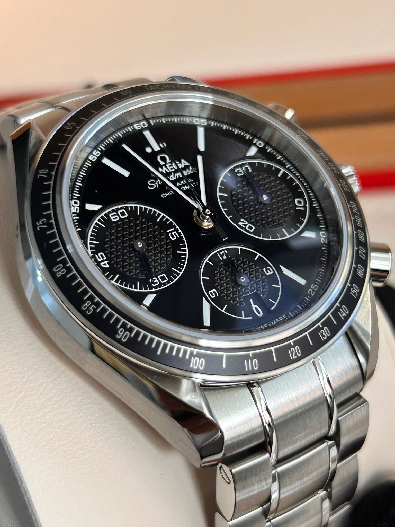 Omega Speedmaster Racing 326.30.40.50.01.001 – EW Watches