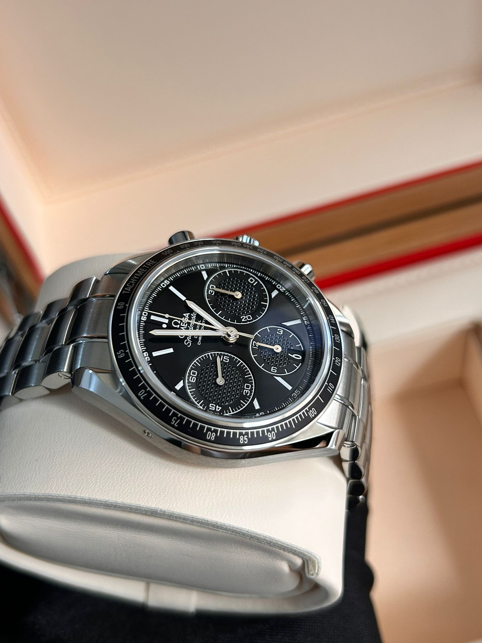 Omega Speedmaster Racing 326.30.40.50.01.001