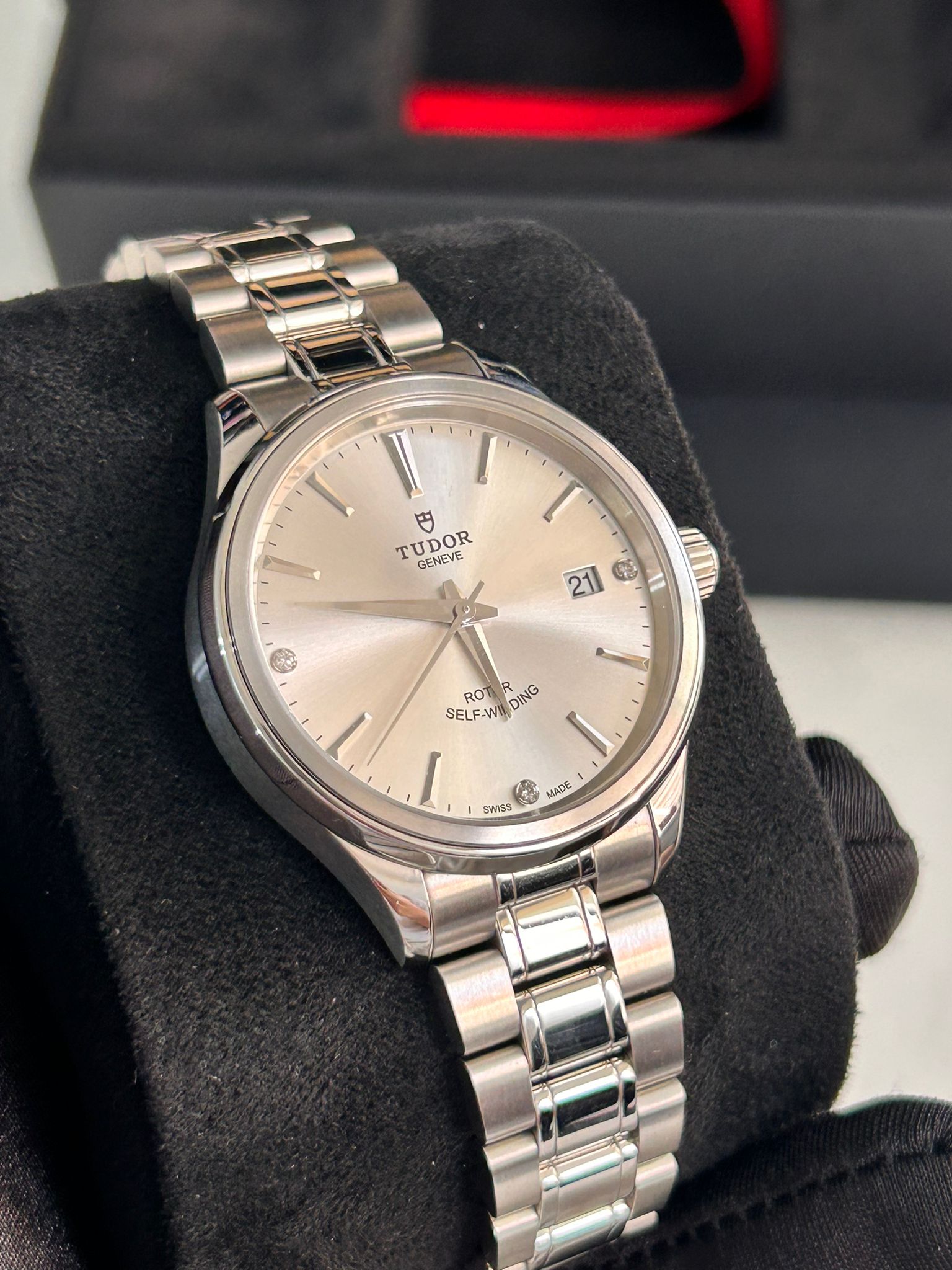 Tudor Style 12500-0003