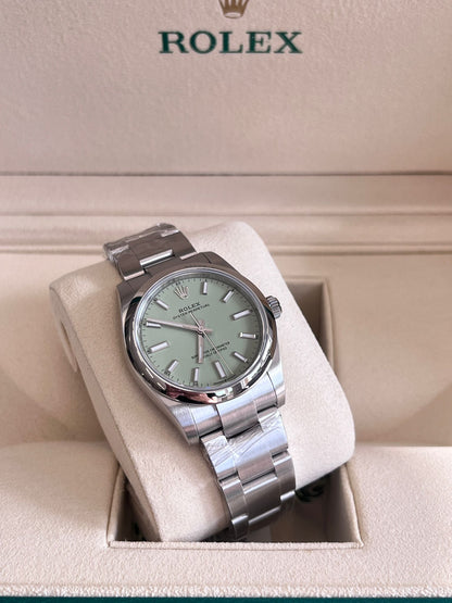 Rolex Oyster Perpetual 34 124200 Pistachio Green