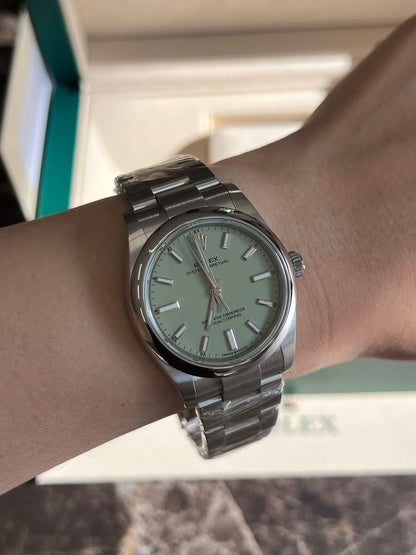 Rolex Oyster Perpetual 34 124200 Pistachio Green