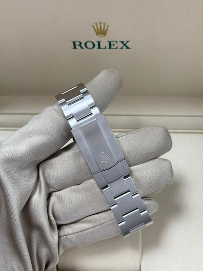 Rolex Oyster Perpetual 134300 GREEN 2025