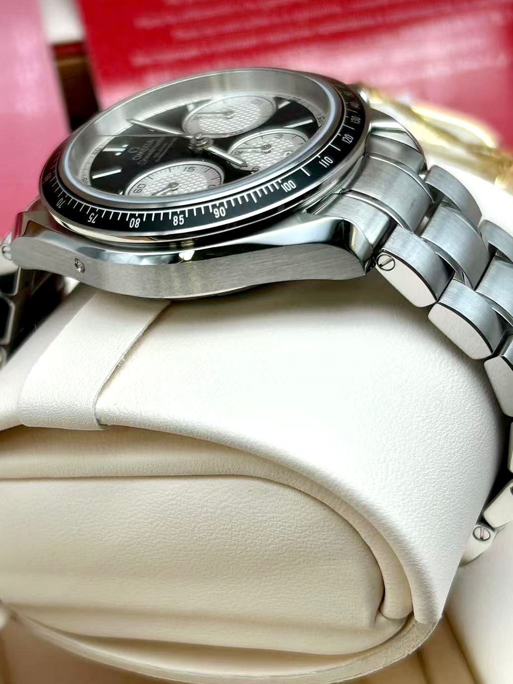 Omega Speedmaster Racing 326.30.40.50.01.002