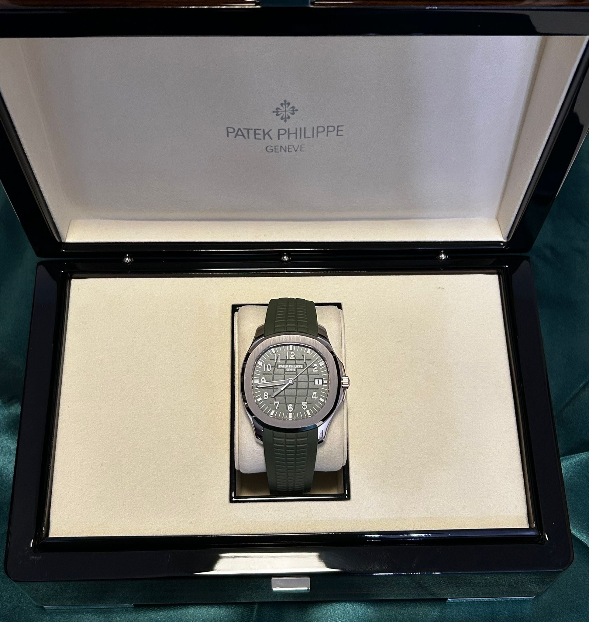 Patek Philippe Aquanaut 5168G-010  2025