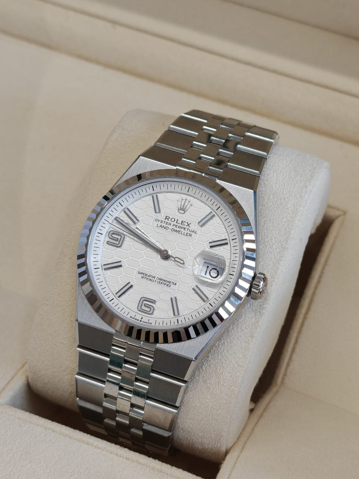 Rolex Land-Dweller 40 127334 White 2026